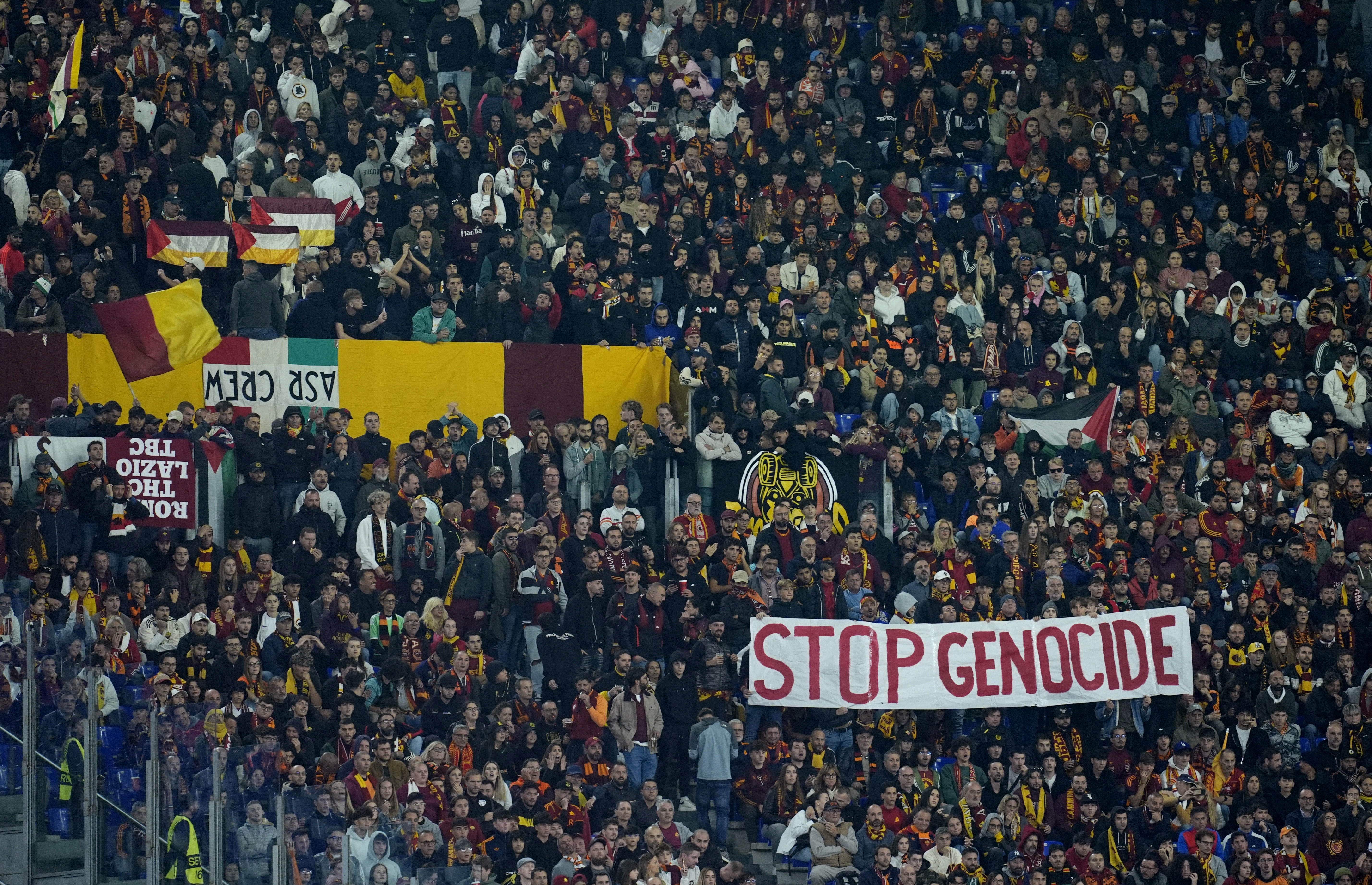 2025-10-02T180419Z_750671820_UP1ELA21E7445_RTRMADP_3_SOCCER-EUROPA-ROM-LIL