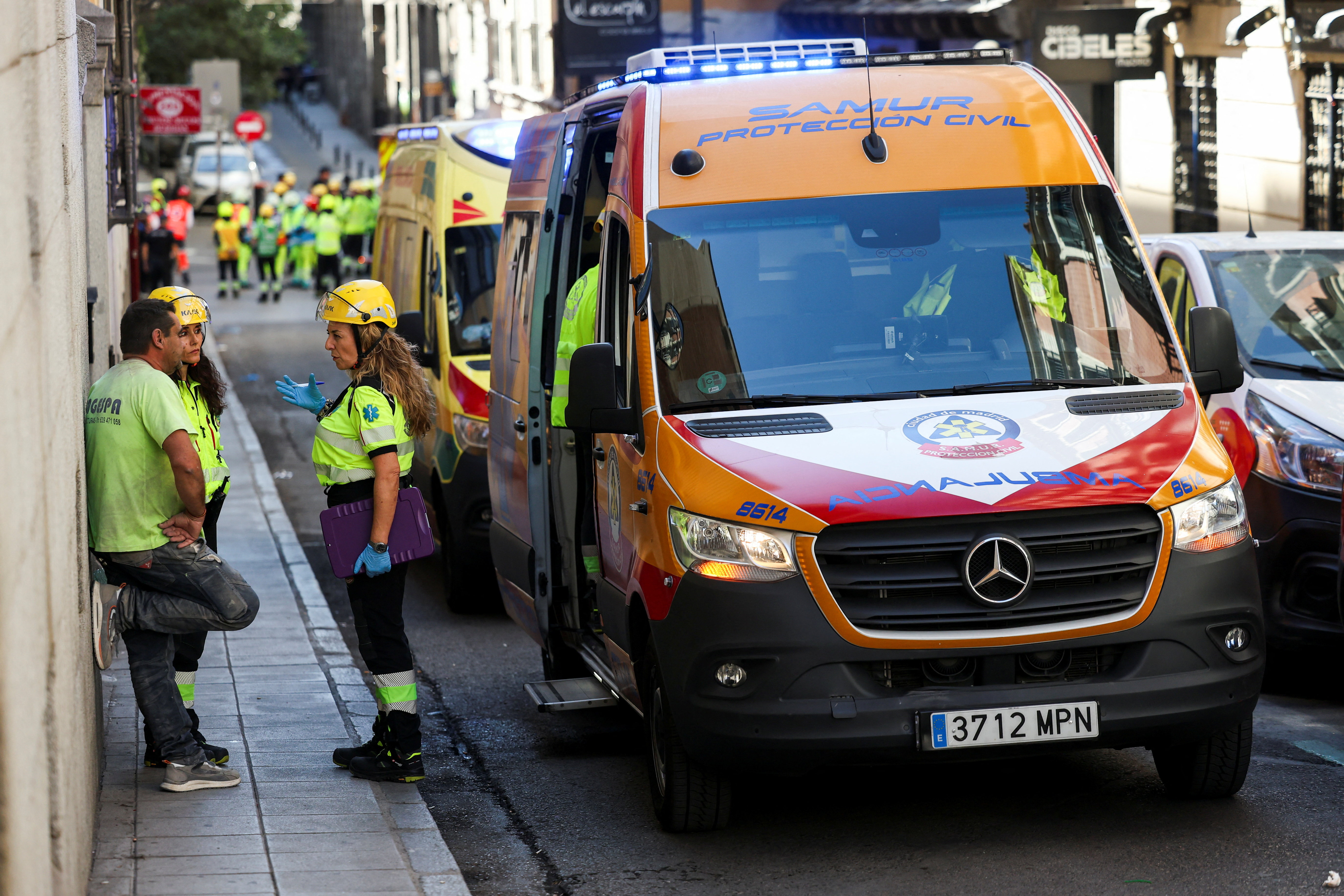 2025-10-07T120511Z_2104987467_RC207HA42EDR_RTRMADP_3_SPAIN-ACCIDENT