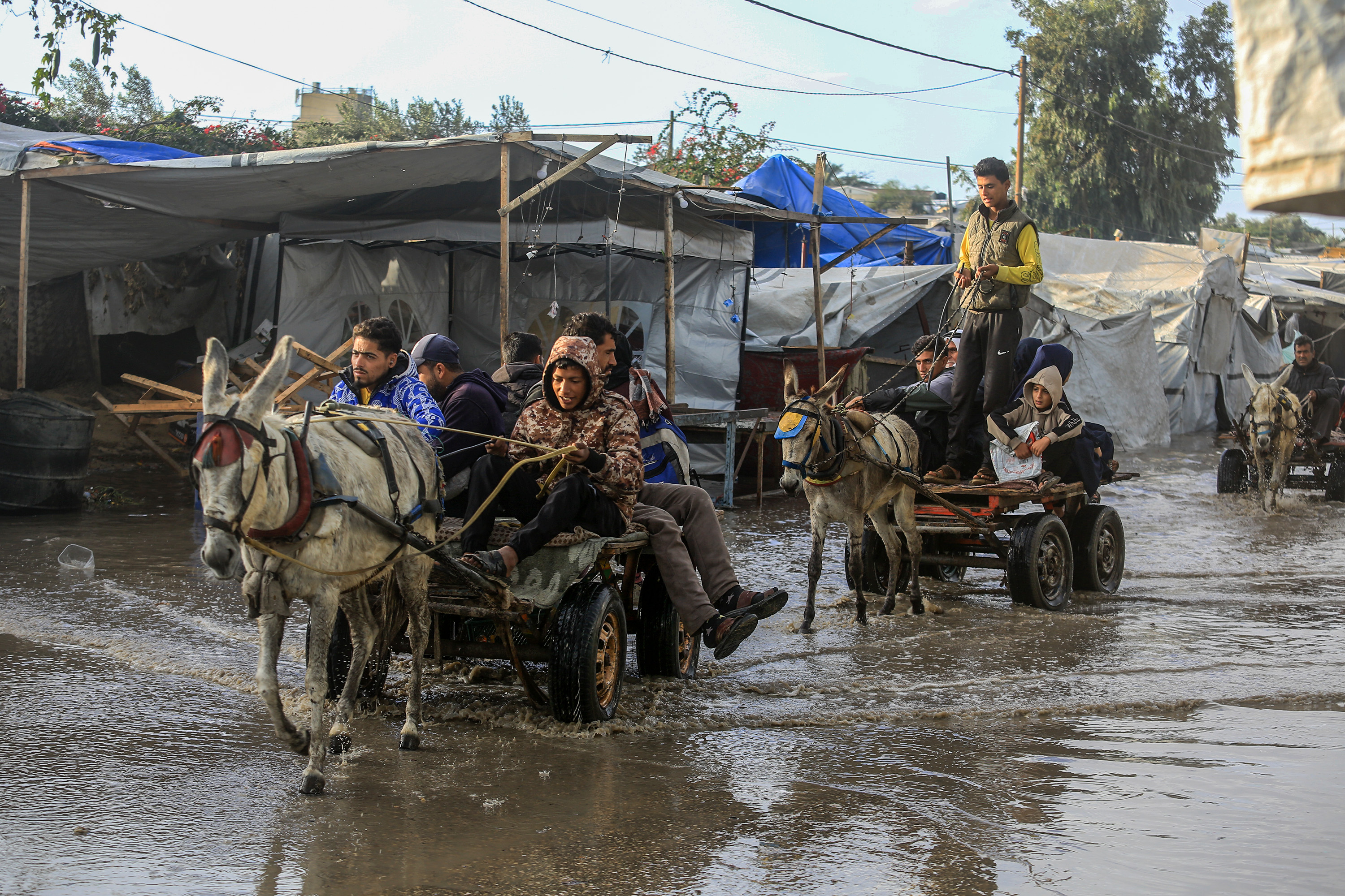 KHAN YUNIS, GAZA - 15. NOVEMBER: Obilne kiše su u subotu poplavile
