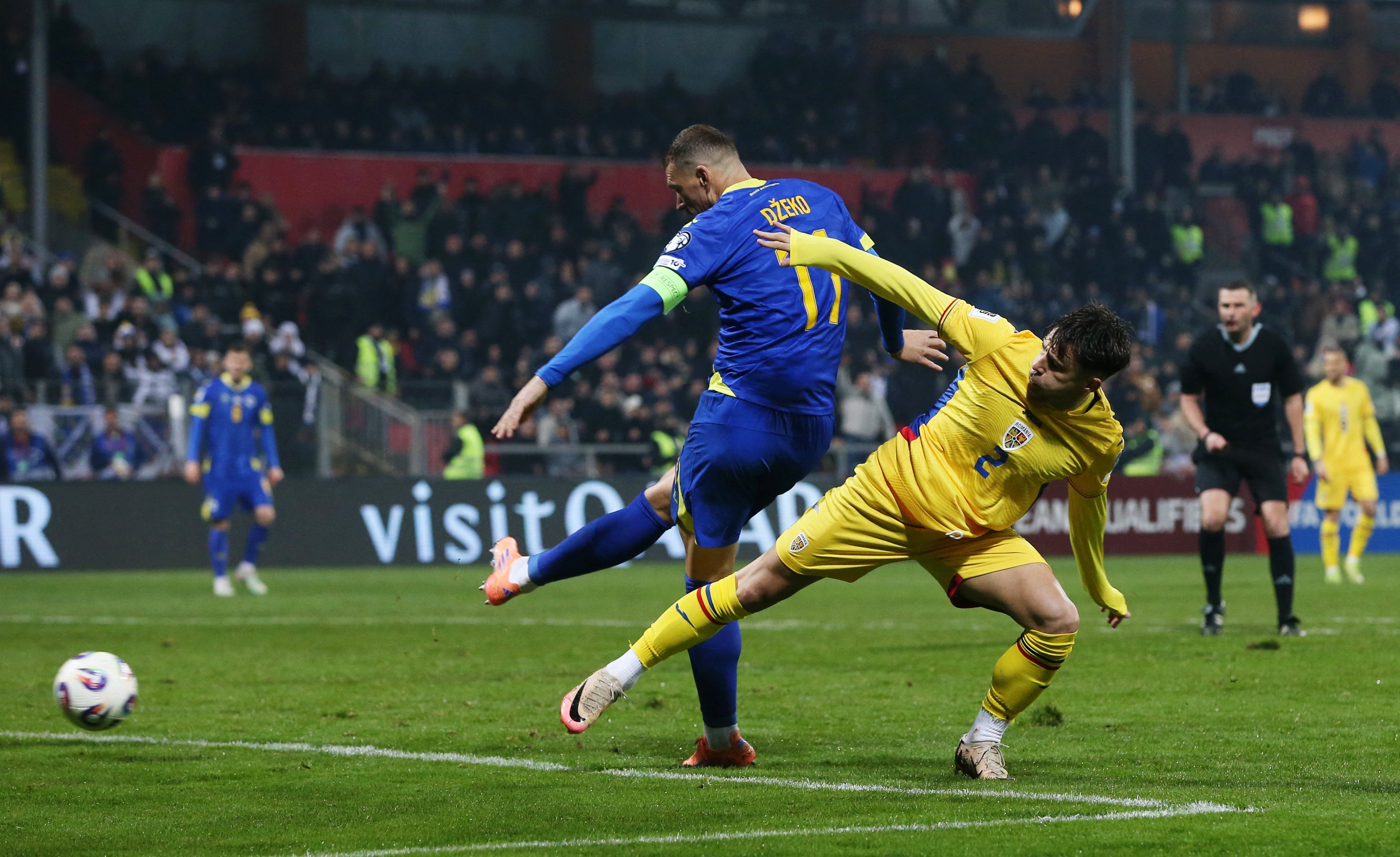 Soccer Football - FIFA World Cup - UEFA Qualifiers - Group H - Bosnia and Herzegovina v Romania - Stadion Bilino Polje, Zenica, Bosnia and Herzegovina - November 15, 2025 Bosnia and Herzegovina's Edin Dzeko scores their first goal REUTERS/Amel Emric