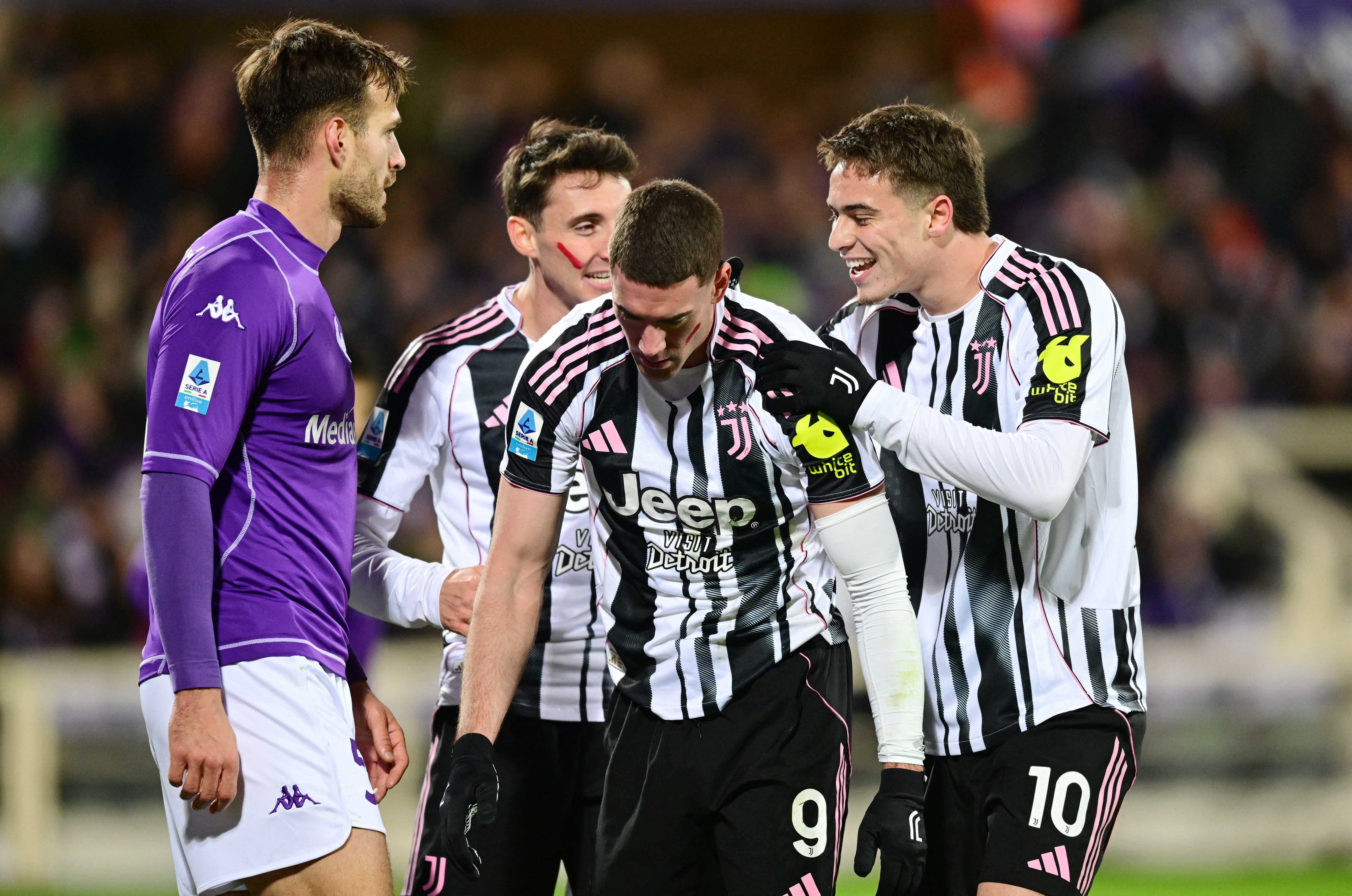 Soccer Football - Serie A - Fiorentina v Juventus - Stadio Artemio Franchi, Florence, Italy - November 22, 2025 Juventus' Dusan Vlahovic reacts with teammates after they are awarded a penalty, later overturned following a VAR review REUTERS/Daniele Mascol