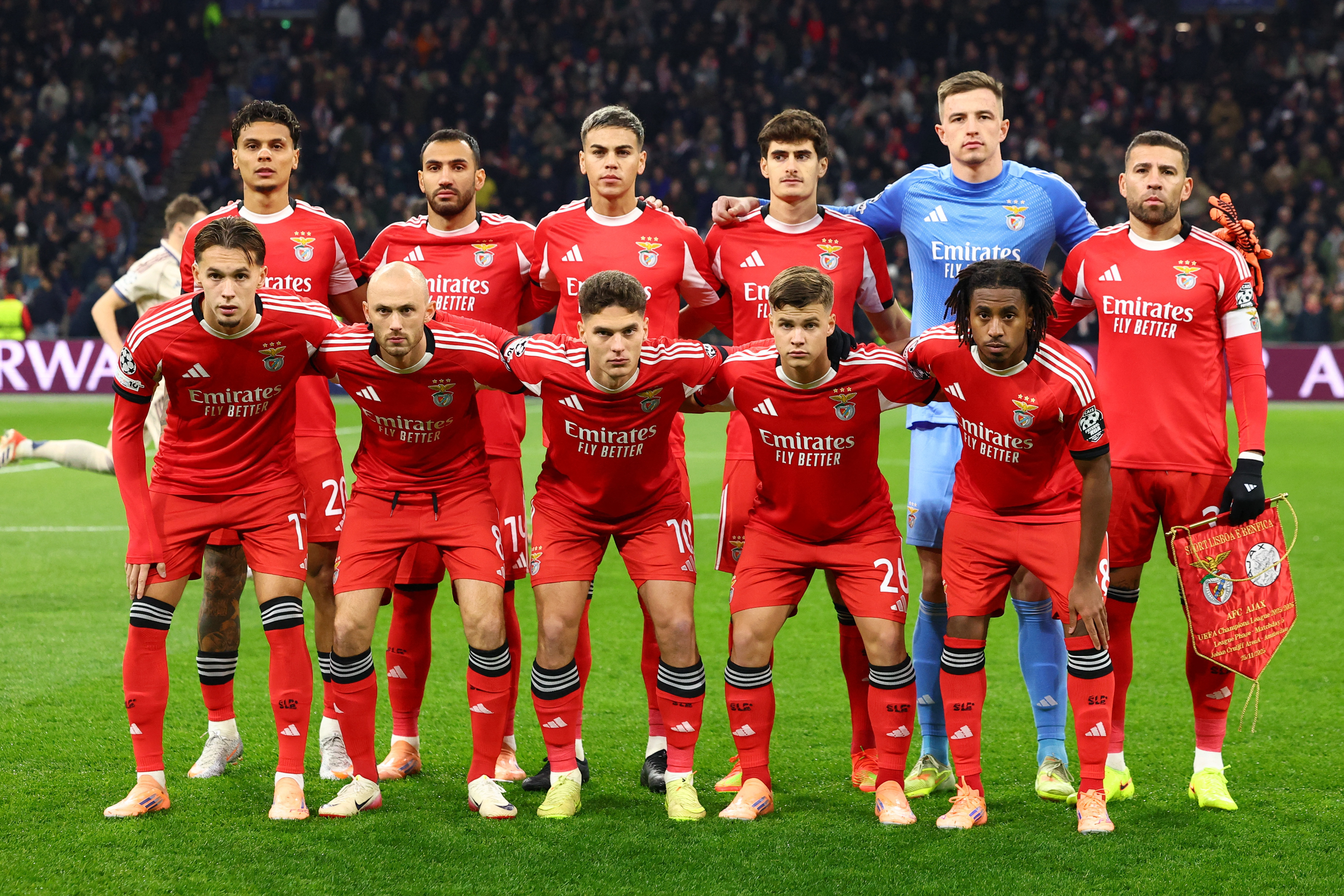 Soccer Football - UEFA Champions League - Ajax Amsterdam v Benfica - Johan Cruijff Arena, Amsterdam, Netherlands - November 25, 2025  Benfica players pose for a team group photo before the match REUTERS/Piroschka Van De Wouw