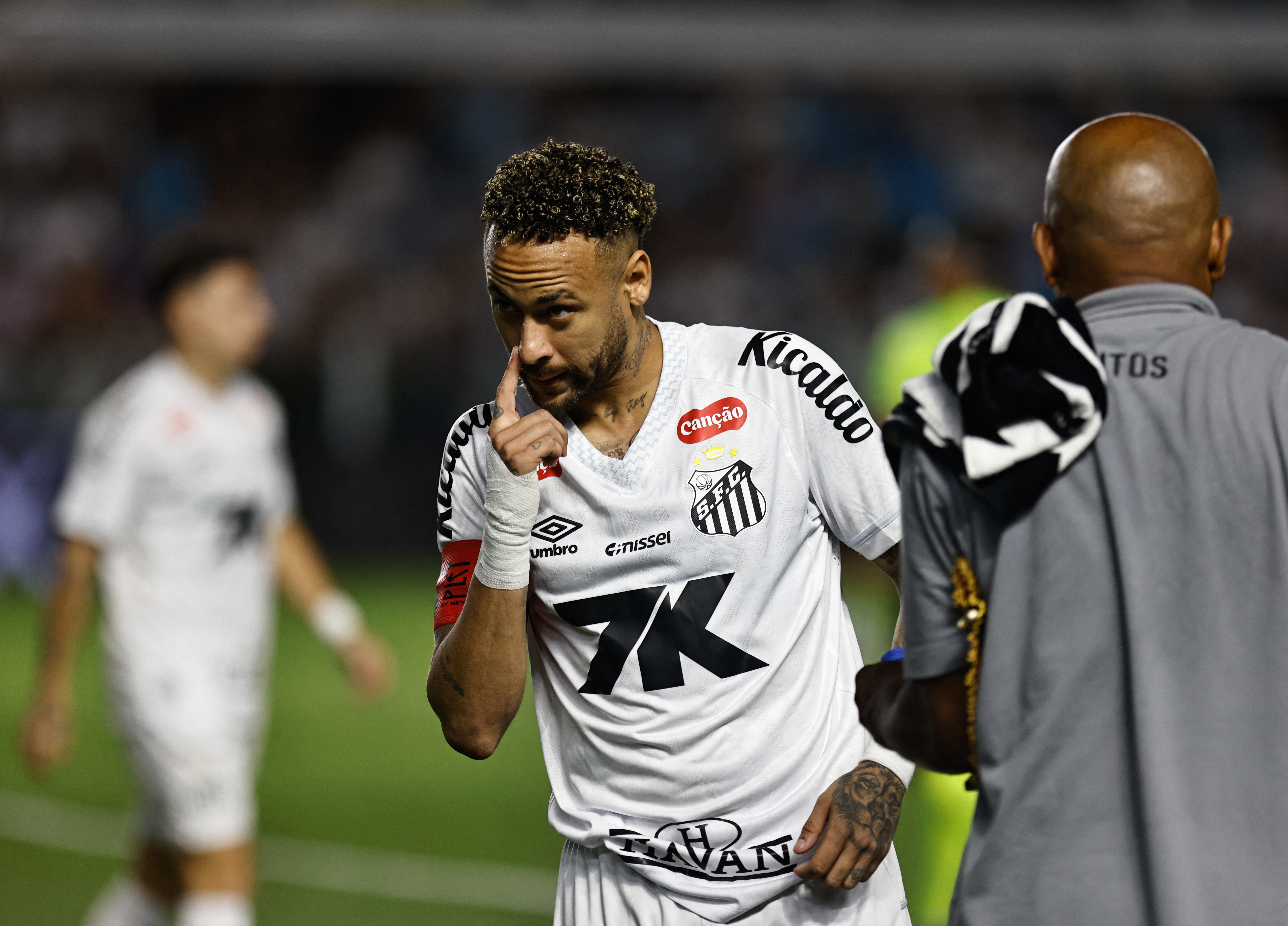 Soccer Football - Brasileiro Championship - Santos v Sport Recife - Estadio Urbano Caldeira, Santos, Brazil - November 28, 2025 Santos' Neymar during the match REUTERS/Thiago Bernardes