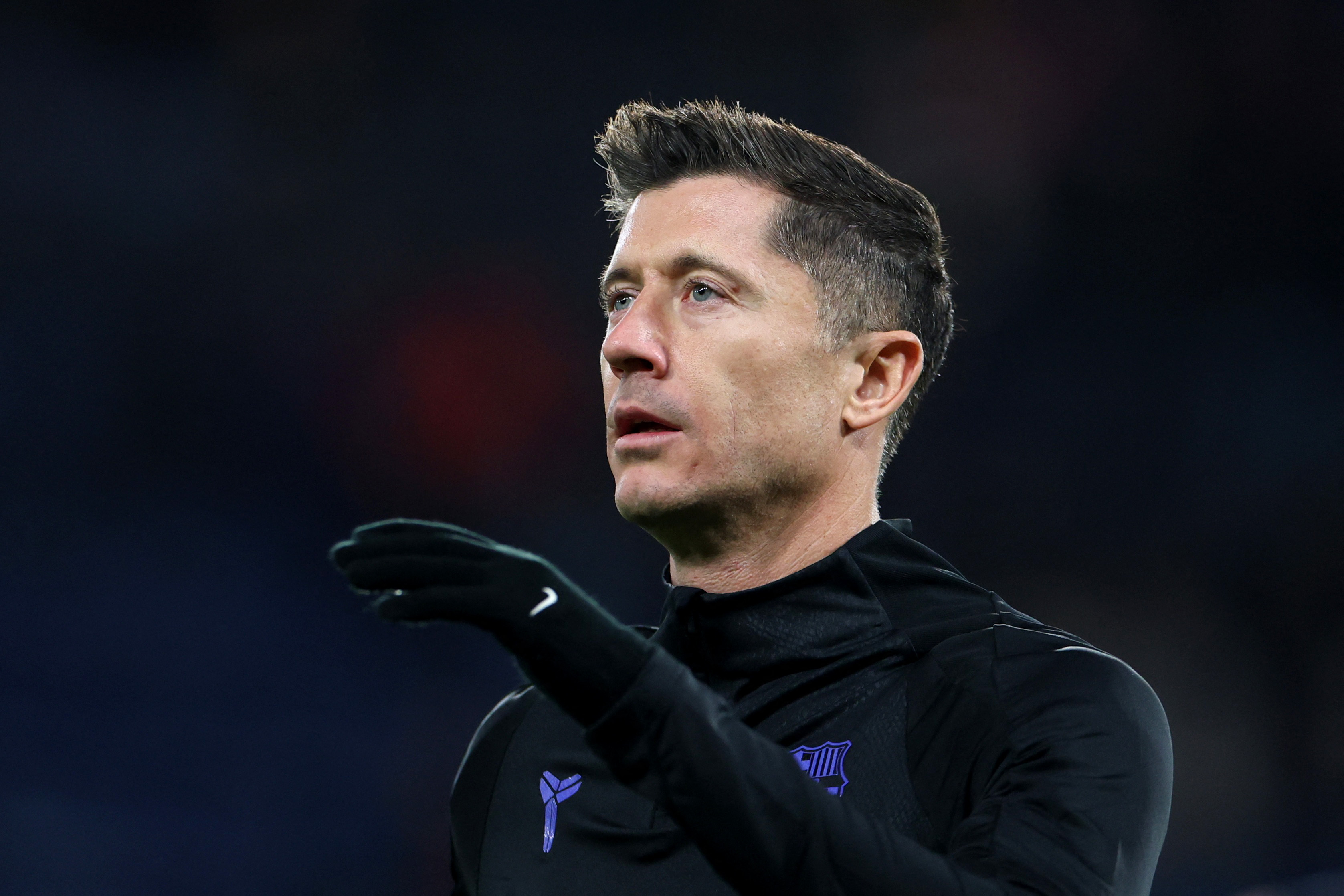 Soccer Football - UEFA Champions League - Chelsea v FC Barcelona - Stamford Bridge, London, Britain - November 25, 2025 FC Barcelona's Robert Lewandowski during the warm up before the match REUTERS/Hannah Mckay