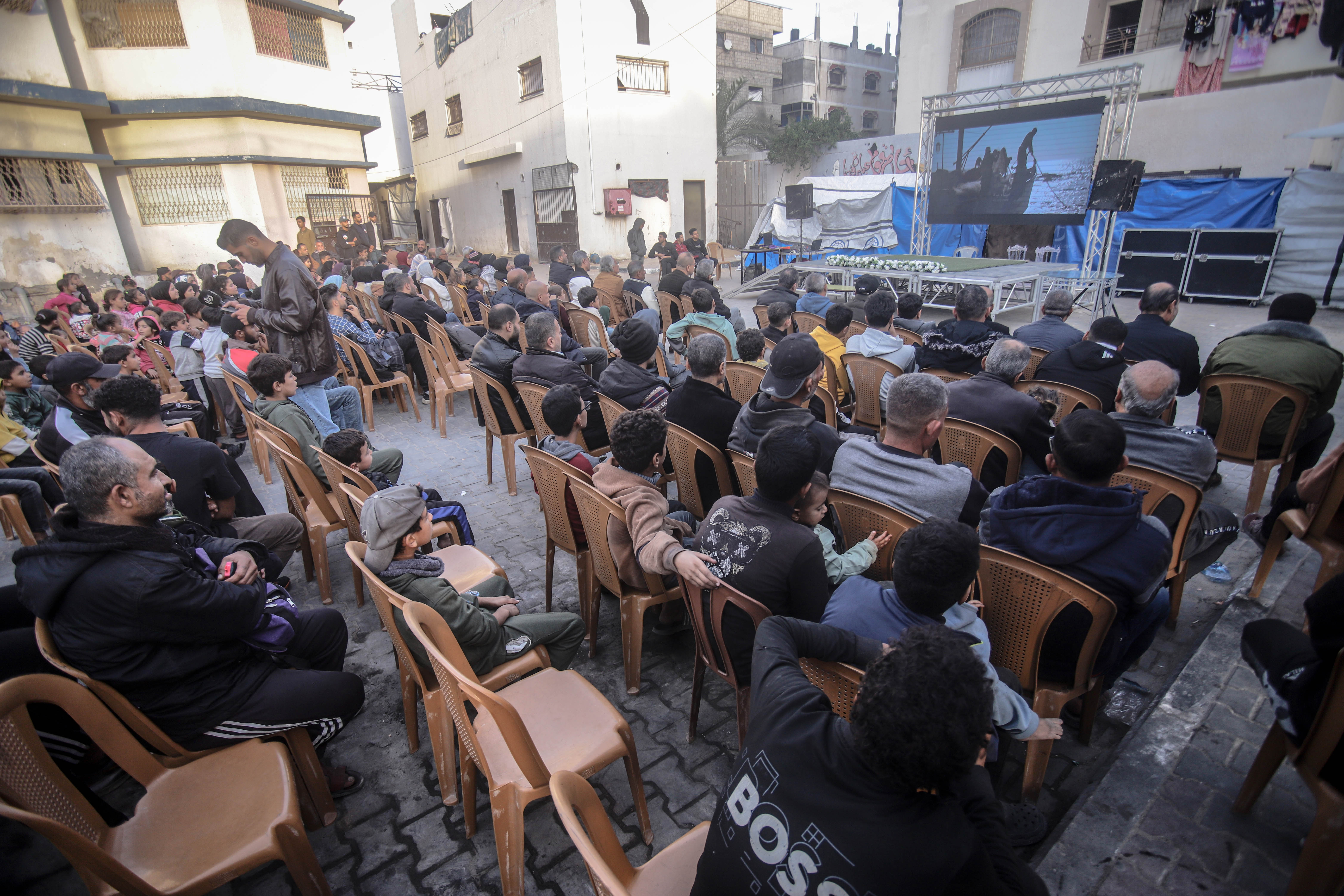 GRAD GAZA, GAZA - 22. DECEMBAR: Veliki broj raseljenih Palestinaca