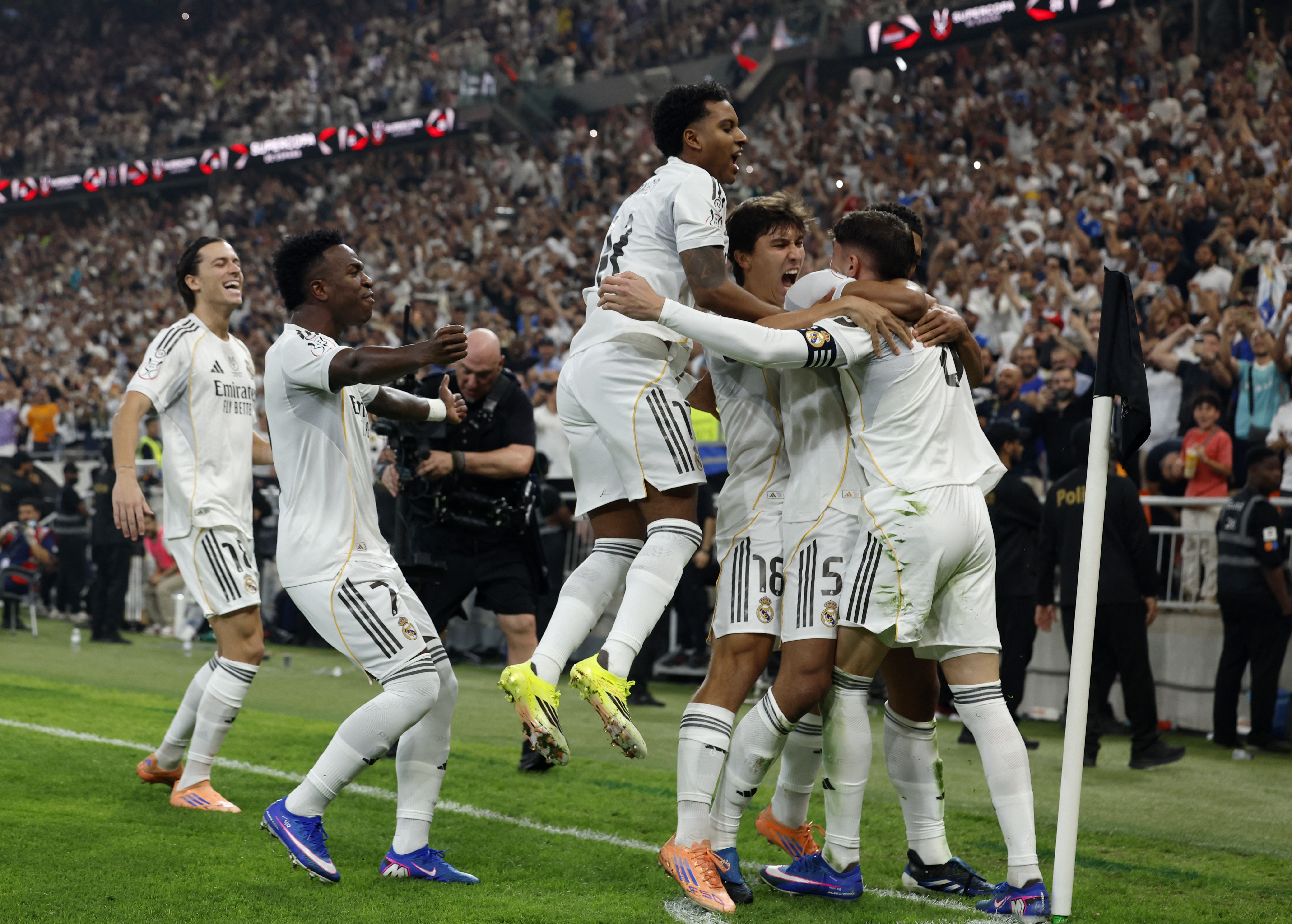 Soccer - Spanish Super Cup - Semi Final - Atletico Madrid v Real Madrid - King Abdullah Sports City, Jeddah, Saudi Arabia - January 8, 2026 Real Madrid's Federico Valverde celebrates scoring their first goal with teammates REUTERS/Vincent West
