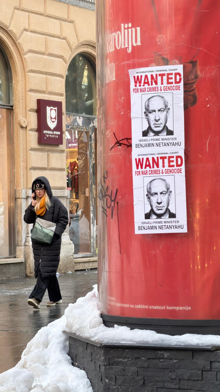 Sarajevo, BiH - 12. januar 2026: U užem centru Sarajeva pojavili su se plakati nalik