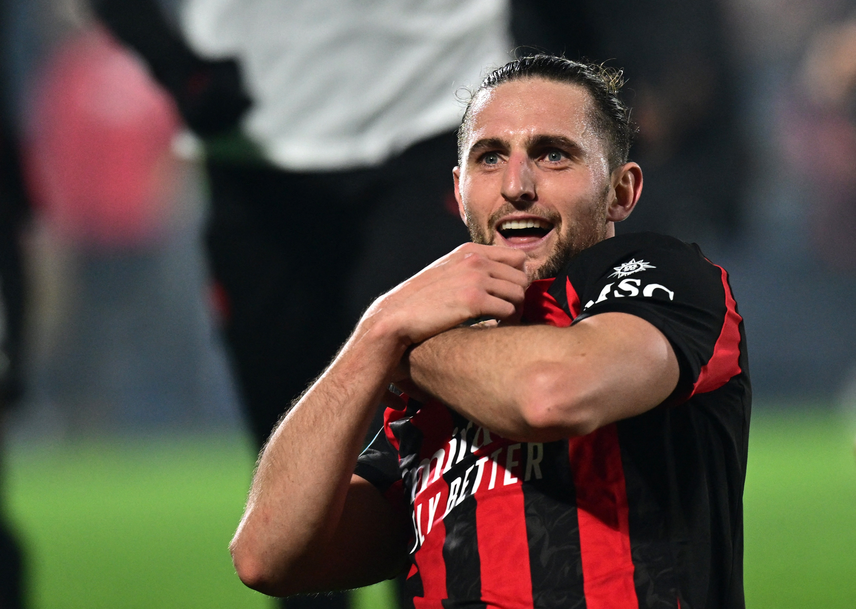 Soccer Football - Serie A - Como v AC Milan - Stadio Giuseppe Sinigaglia, Como, Italy - January 15, 2026 AC Milan's Adrien Rabiot celebrates scoring their third goal REUTERS/Daniele Mascolo