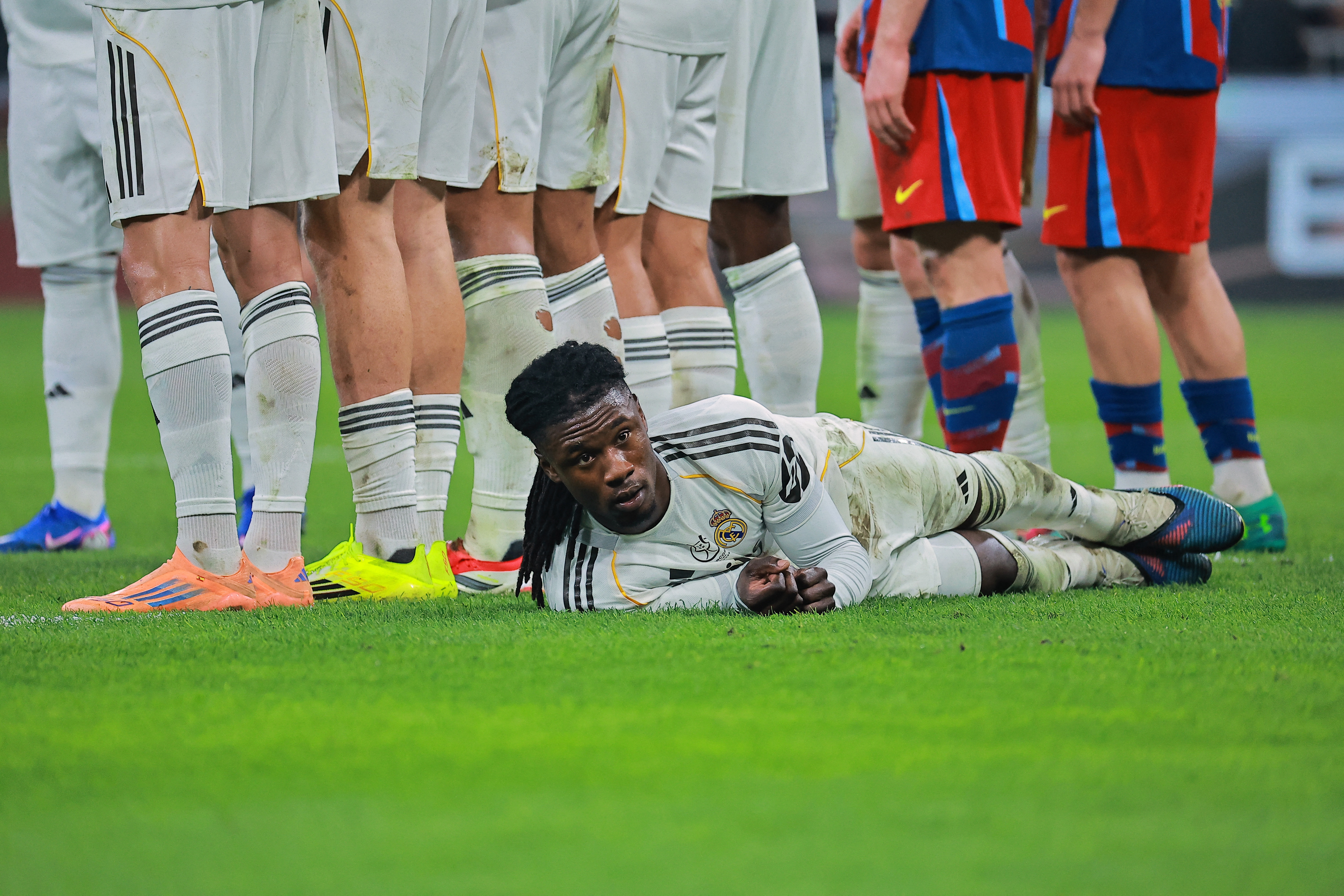 2026-01-11T202146Z_301936651_UP1EM1B1KK9IJ_RTRMADP_3_SOCCER-SPAIN-BAR-RMA