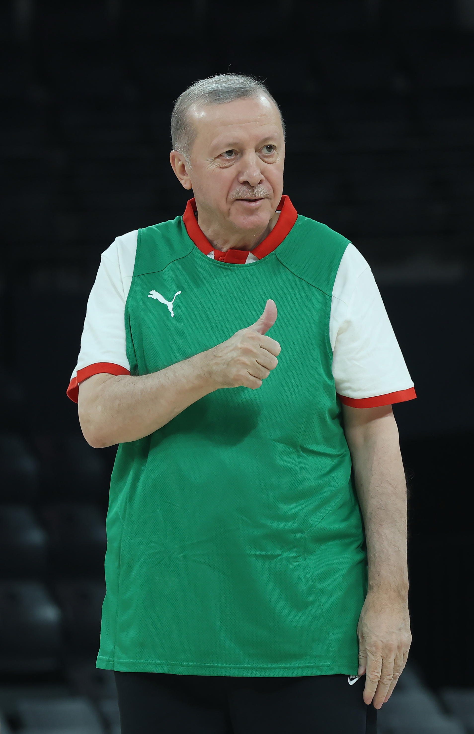 AA-20260120-40308847-40308846-TURSKI_PREDSJEDNIK_ERDOGAN_NA_PARKETU_S_BIVSOM_NBA_ZVIJEZDOM_ONEALOM.jpg