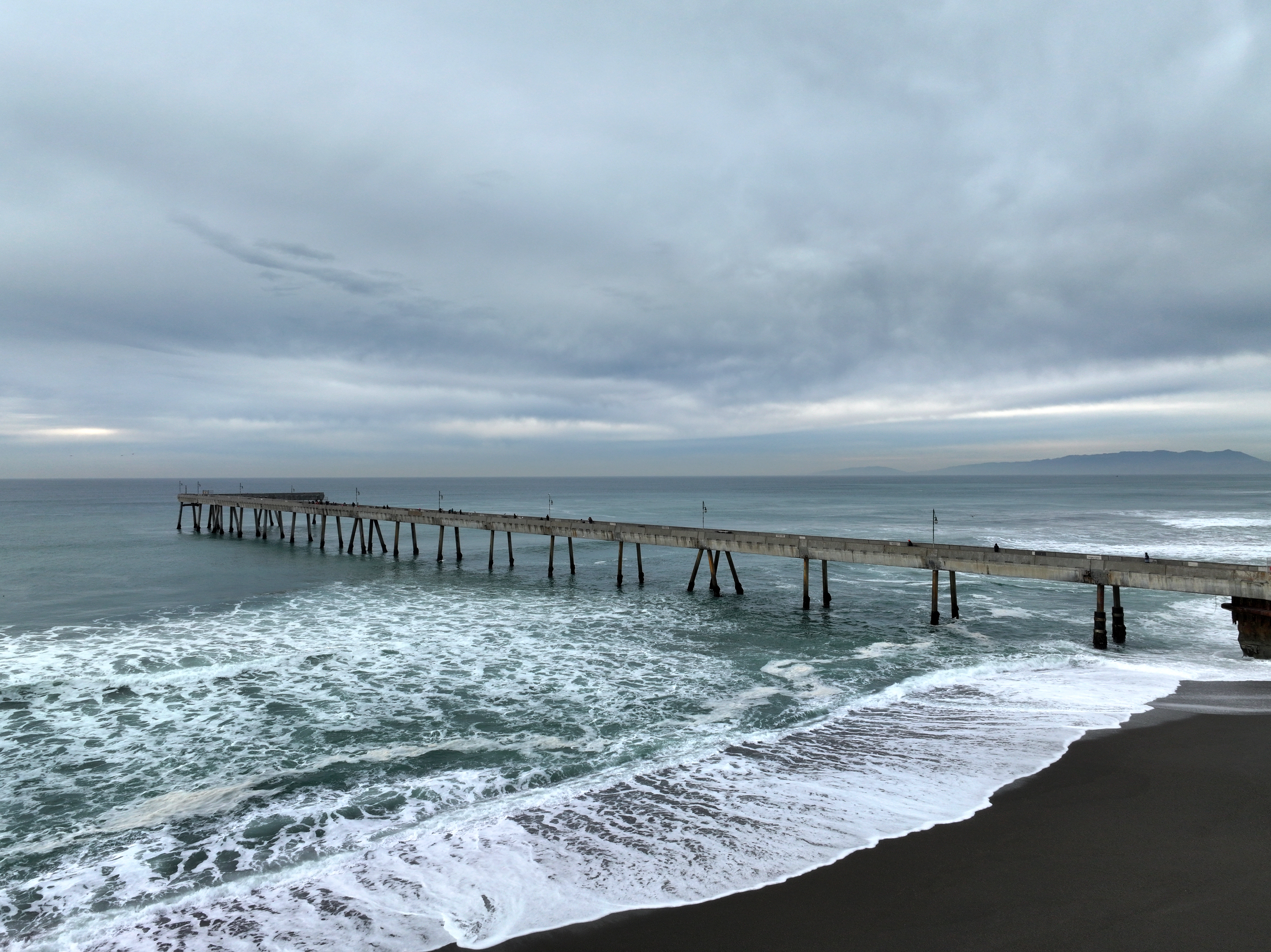 A view of Pacific coastline and waves at Pacifica Municipal Pier in Pacifica, California, United States on January 21, 2026.  ( Tayfun Coşkun - Anadolu Agency )