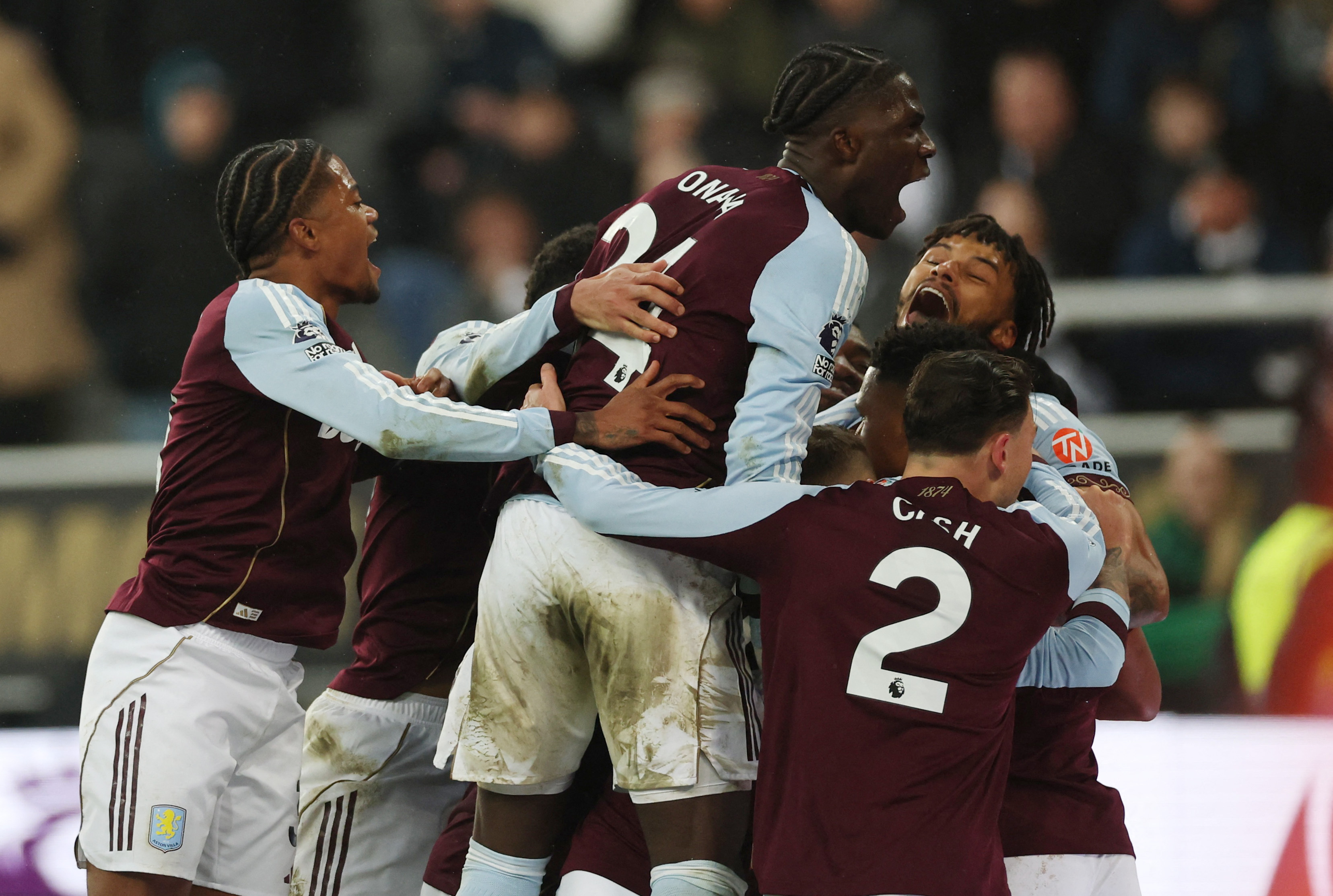 Soccer Football - Premier League - Newcastle United v Aston Villa - St James' Park, Newcastle, Britain - January 25, 2026 Aston Villa's Ollie Watkins celebrates scoring their second goal with teammates Action Images via Reuters/Lee Smith EDITORIAL USE ONL