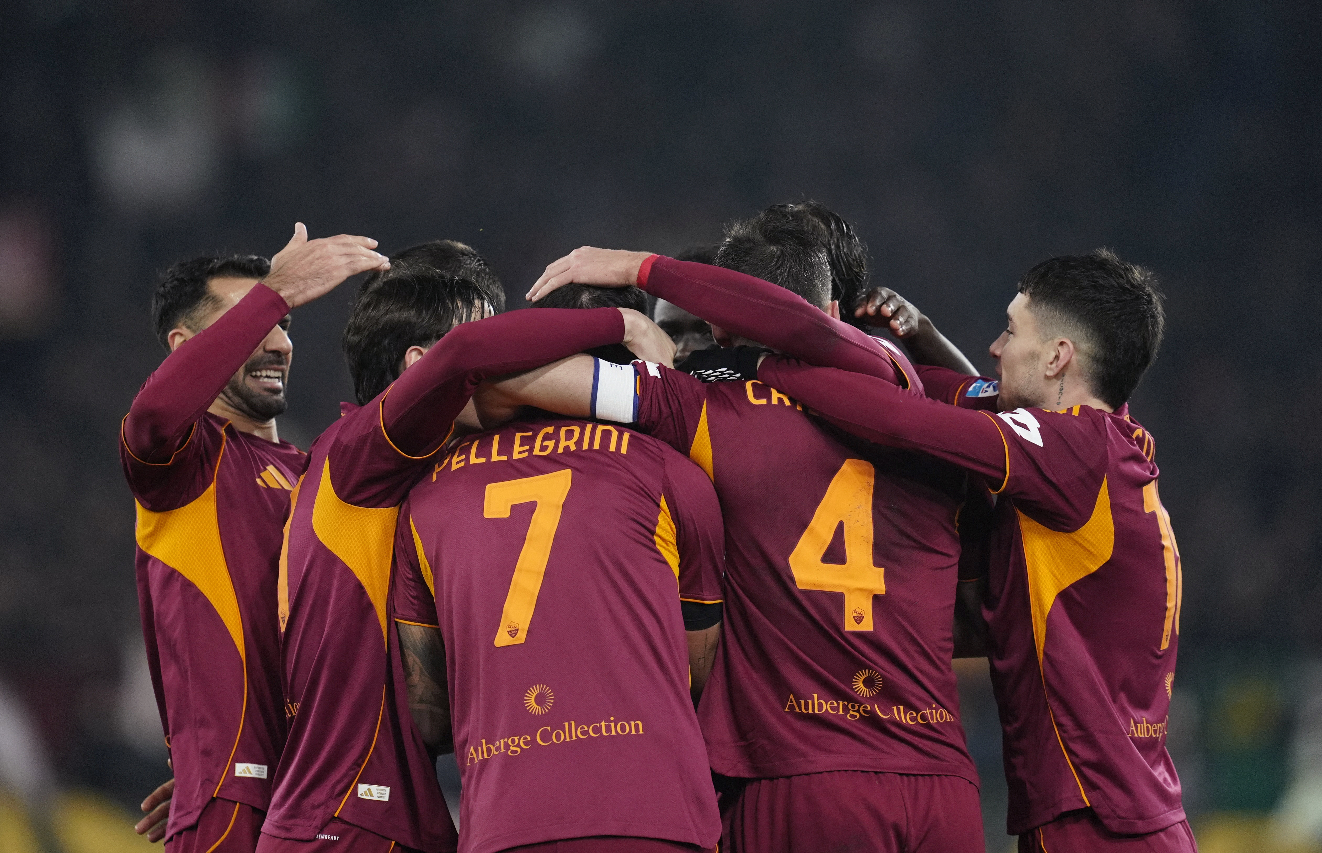 Soccer Football - Serie A - AS Roma v AC Milan - Stadio Olimpico, Rome, Italy - January 25, 2026 AS Roma's Lorenzo Pellegrini celebrates scoring their first goal with teammates REUTERS/Matteo Ciambelli