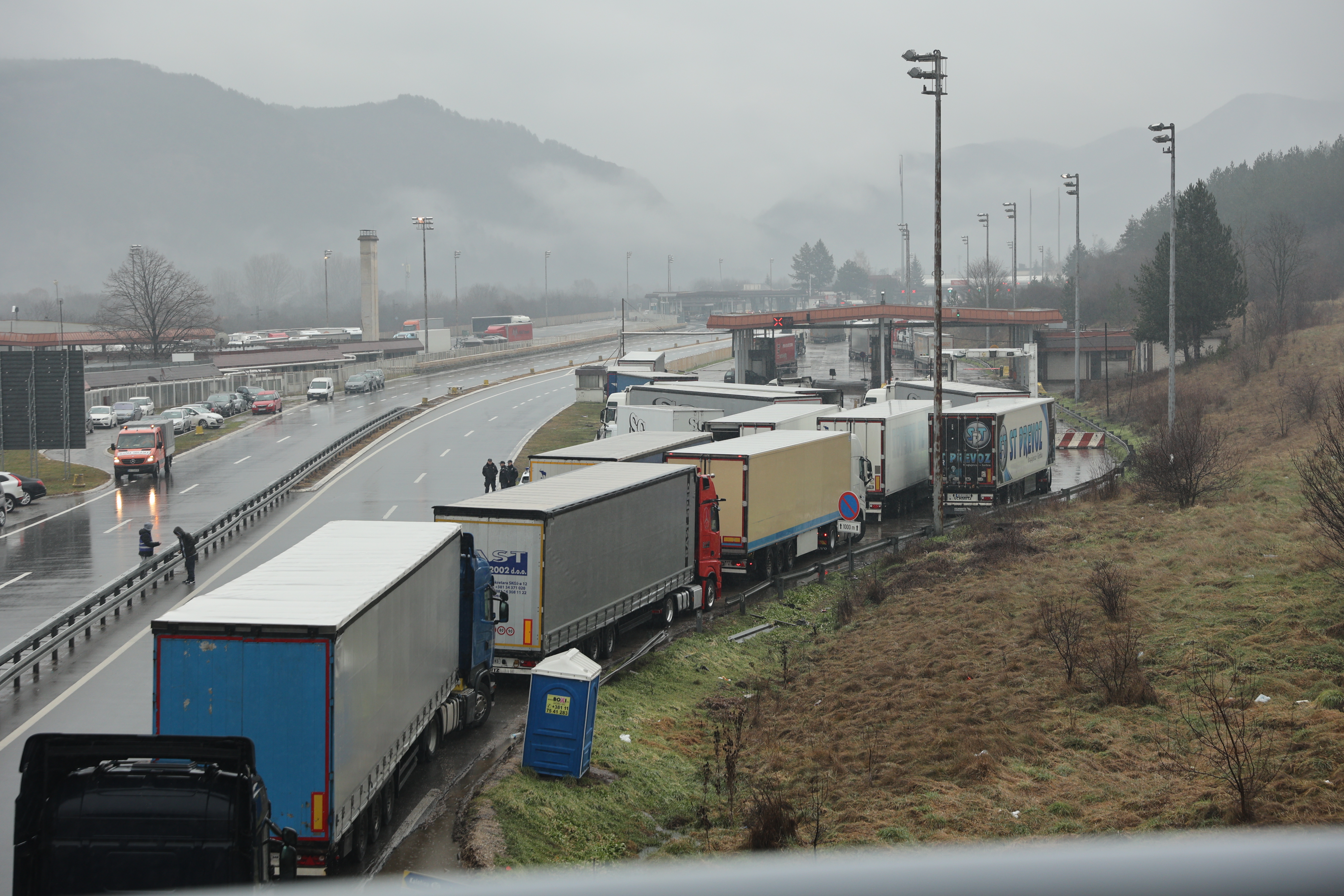 GRADINA, SRBIJA - 26. JANUAR:Nezadovoljni zbog ograničavanja njihovog boravka