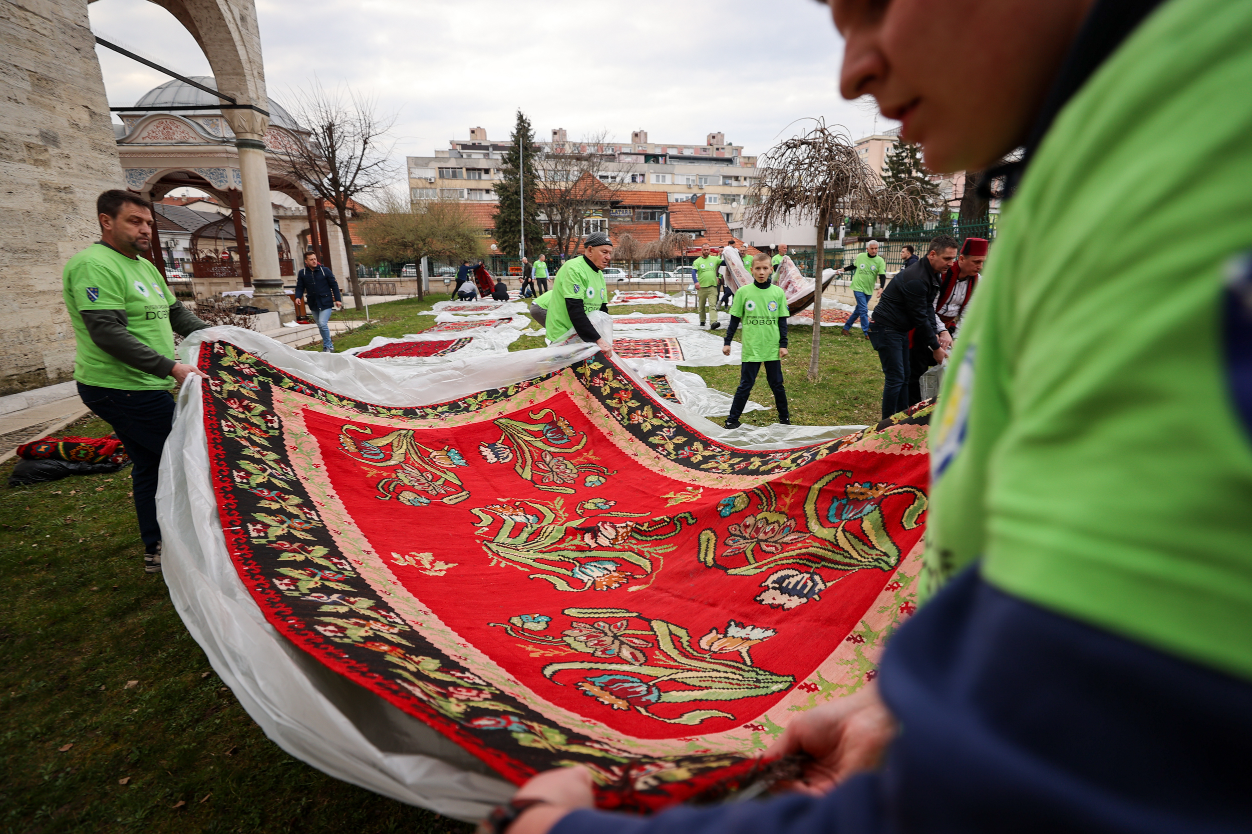 AA-20260302-40713271-40713250-TRADICIONALNI_KRAJISKI_IFTAR_ISPRED_BANJALUCKE_DZAMIJE_FERHADIJA