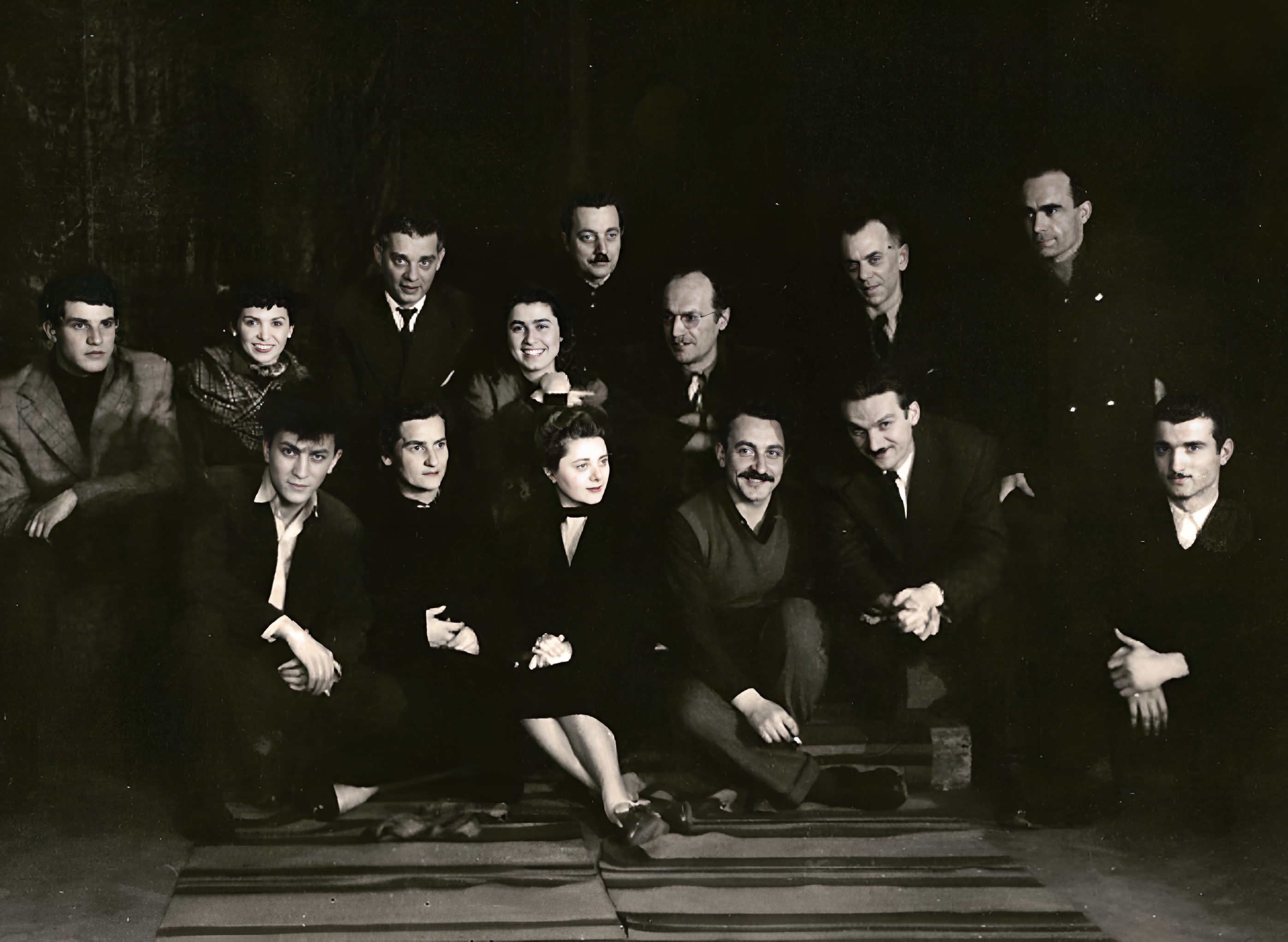 MLADOST PRED SUDOM 1955 Ansambl predstave Jurislav Korenic sa ansamblom (2)