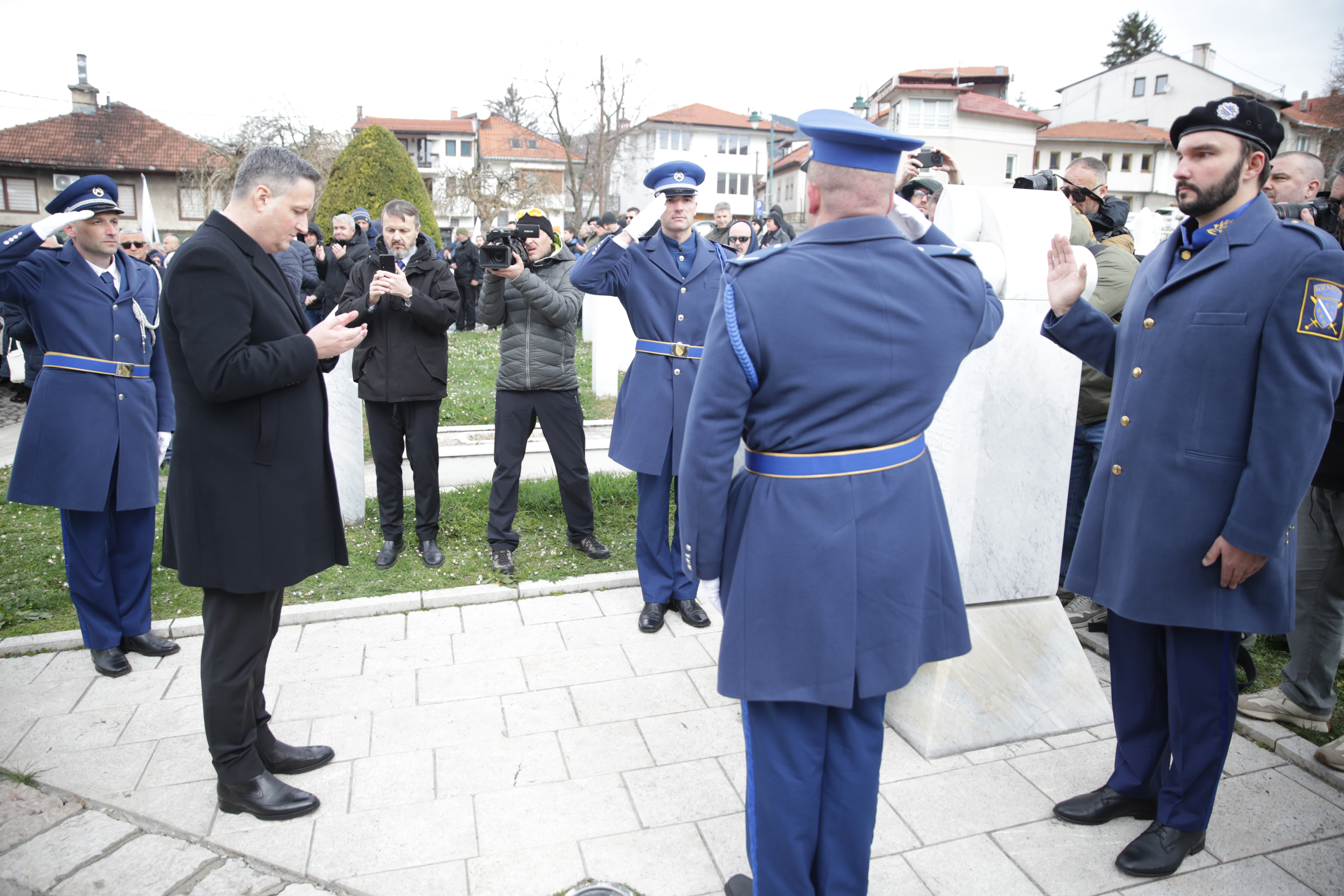 Sarajevo, BiH - 21. mart 2026: U Bosni i Hercegovini se danas, drugog dana Ramazanskog bajrama, obilježava Dan šehida, a centralni događaj održan je na Šehidskom mezarju Kovači u Sarajevu. ( Denis Zuberi - Anadolu Agency )
