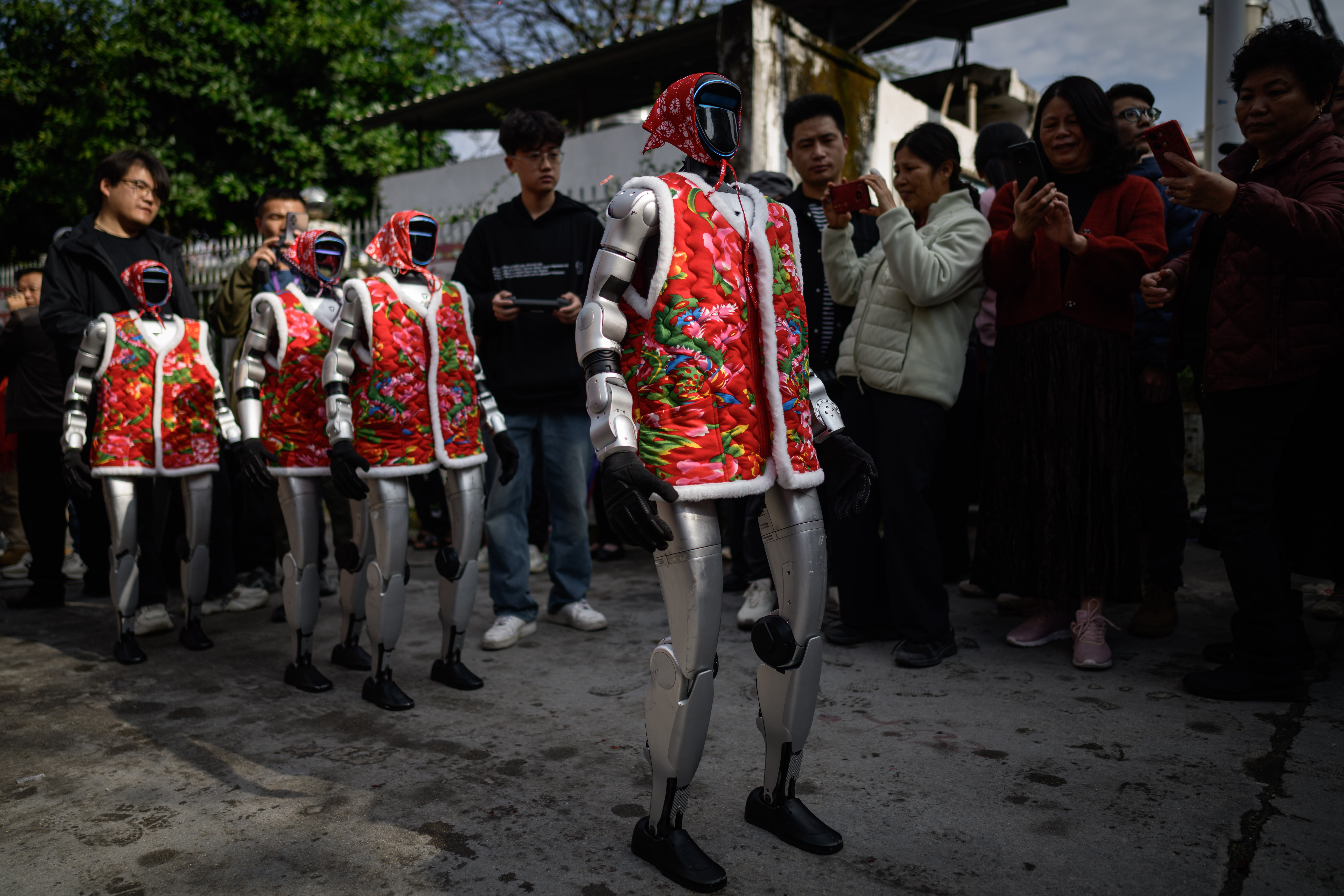 AA-20260322-40897660-40897643-HUMANOIDNI_ROBOTI_UCESTVOVALI_NA_TRADICIONALNOM_FESTIVALU_U_KINI.jpg