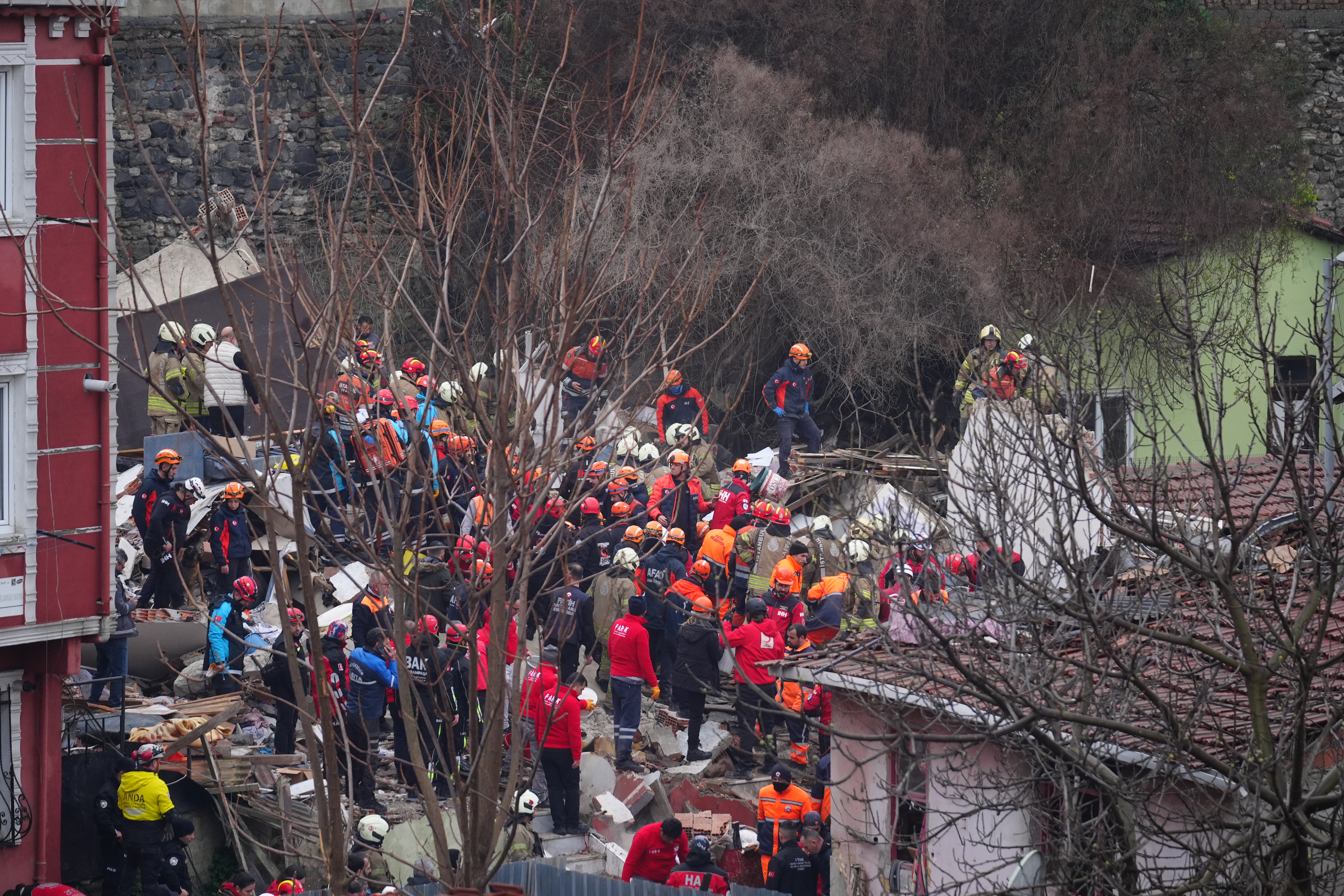 AA-20260322-40898155-40898153-EKSPLOZIJA_PLINA_SRUSILA_DVIJE_ZGRADE_U_ISTANBULSKOM_OKRUGU_FATIH