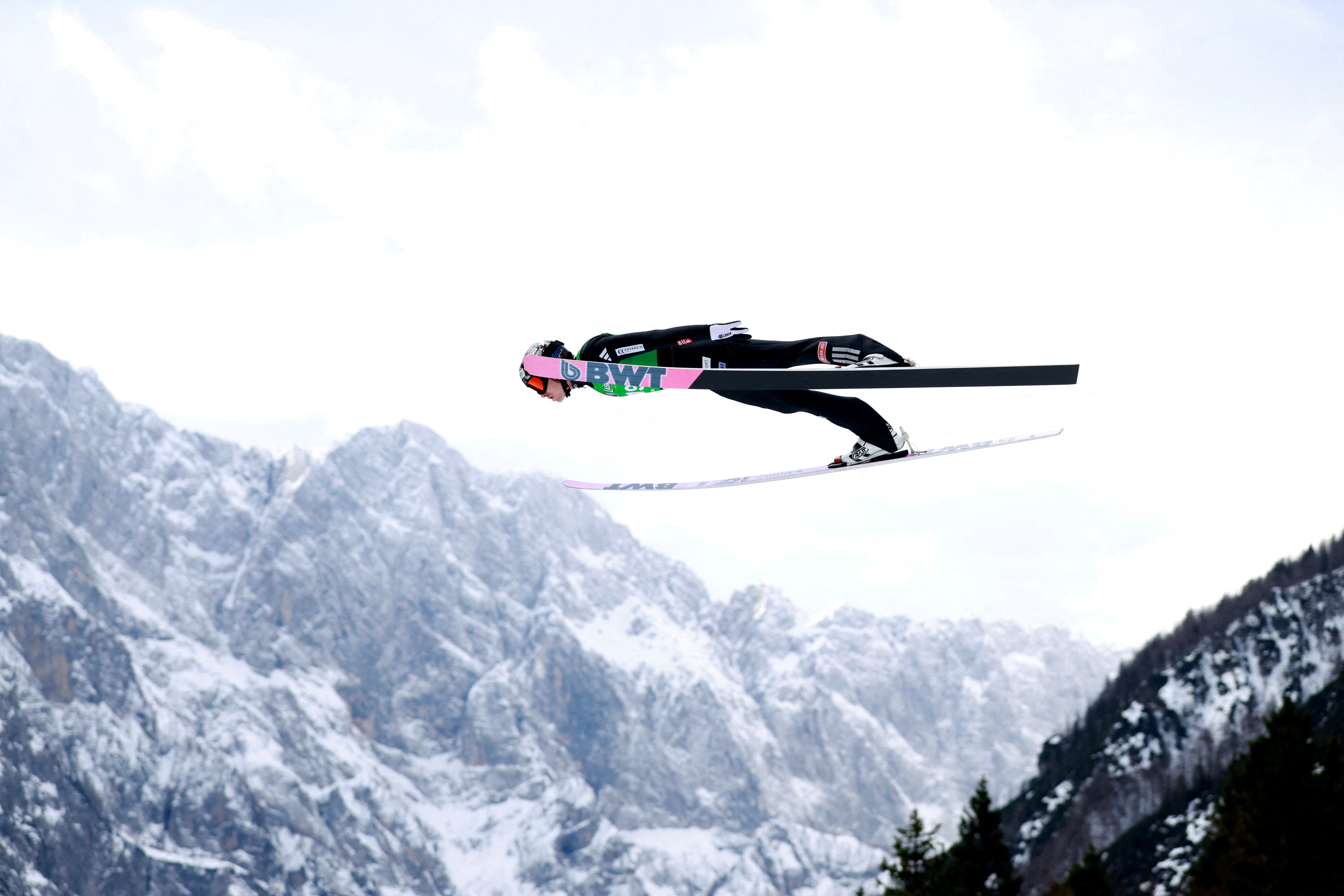 Ski Jumping - FIS Ski Jumping World Cup - Planica, Slovenia - March 29, 2026 Norway's Marius Lindvik in action during the Men's Individual HS240 - First Round REUTERS/Borut Zivulovic     TPX IMAGES OF THE DAY