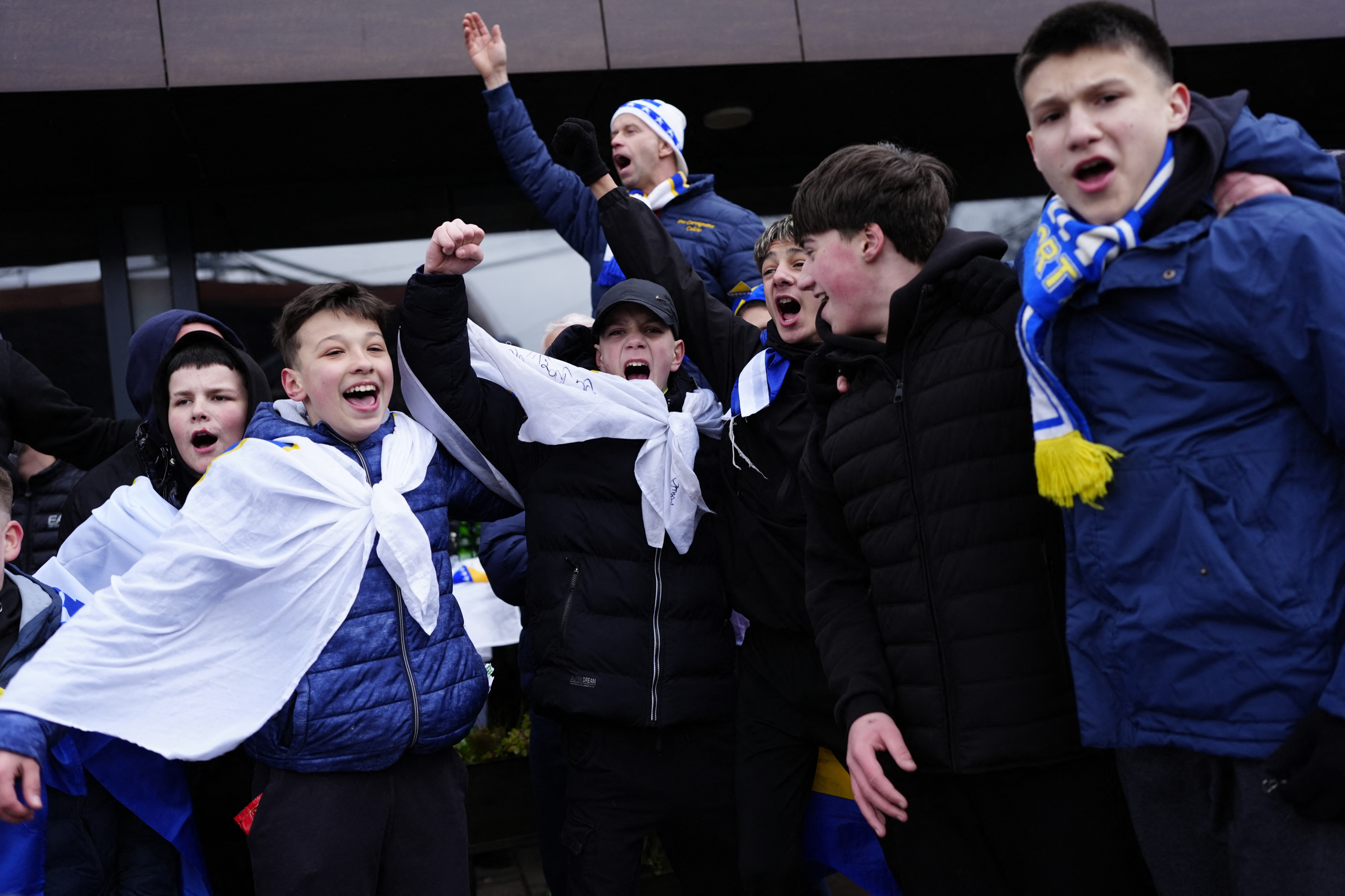 Soccer Football - FIFA World Cup - UEFA Qualifiers - Finals - Bosnia and Herzegovina v Italy - Bilino Polje Stadium, Zenica, Bosnia and Herzegovina - March 31, 2026 Bosnia and Herzegovina fans outside the stadium before the match REUTERS/Matteo Ciambelli