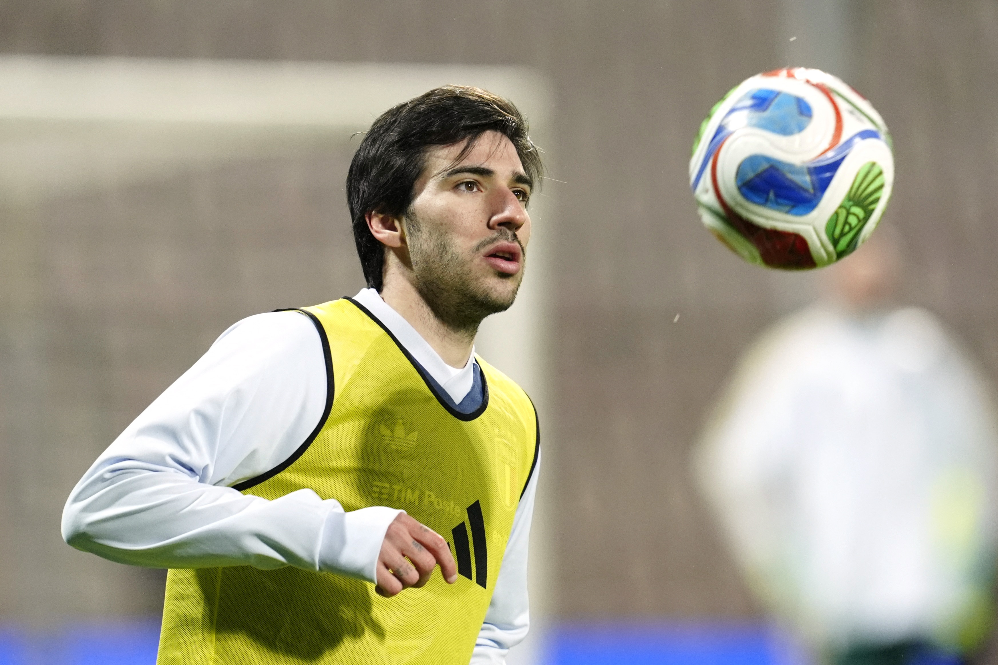 Soccer Football - FIFA World Cup - UEFA Qualifiers - Finals - Bosnia and Herzegovina v Italy - Bilino Polje Stadium, Zenica, Bosnia and Herzegovina - March 31, 2026 Italy's Sandro Tonali during the warm up before the match REUTERS/Matteo Ciambelli