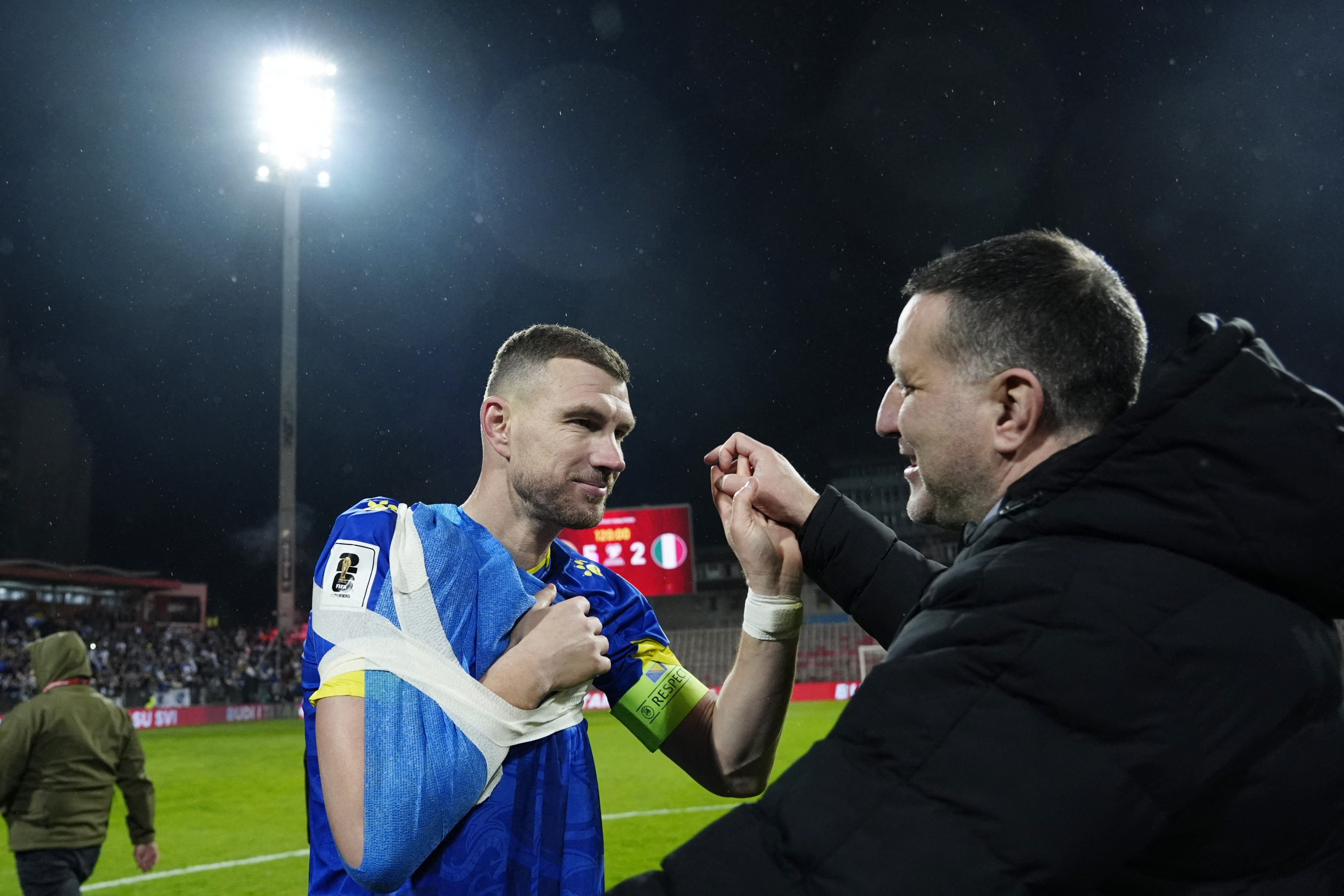 Soccer Football - FIFA World Cup - UEFA Qualifiers - Finals - Bosnia and Herzegovina v Italy - Bilino Polje Stadium, Zenica, Bosnia and Herzegovina - March 31, 2026 Bosnia and Herzegovina's Edin Dzeko celebrates qualifying for the FIFA World Cup REUTERS/M
