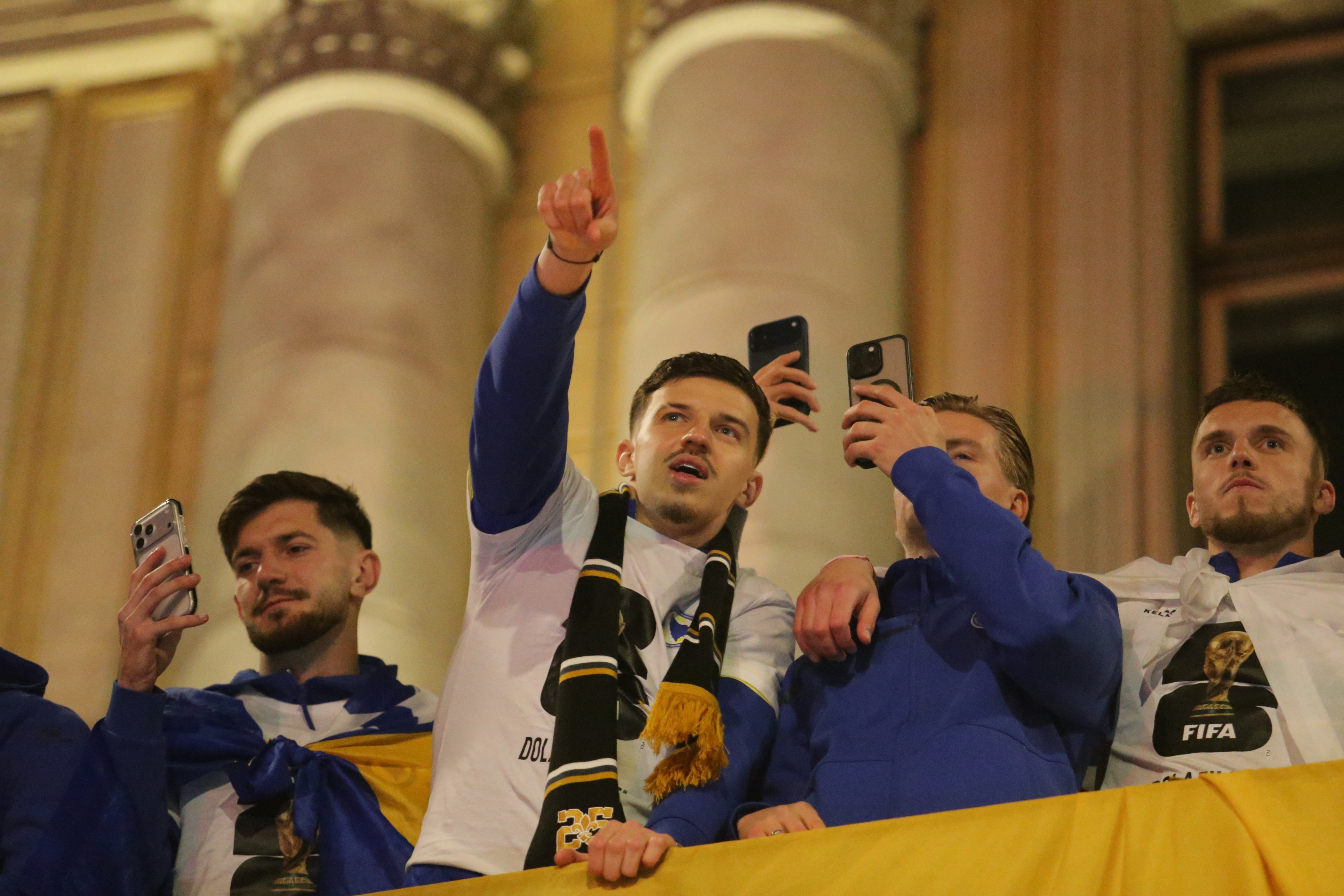 Sarajevo, BiH - 31. mart 2026:Nakon plasmana BiH na Svjetsko fudbalsko prvenstvo brojni navijači zajedno s reprezentacijom proslavili su pobjedu na Vječnoj vatri u Sarajevu, glavnom gradu BiH. ( Denis Zuberi - Anadolu Agency )