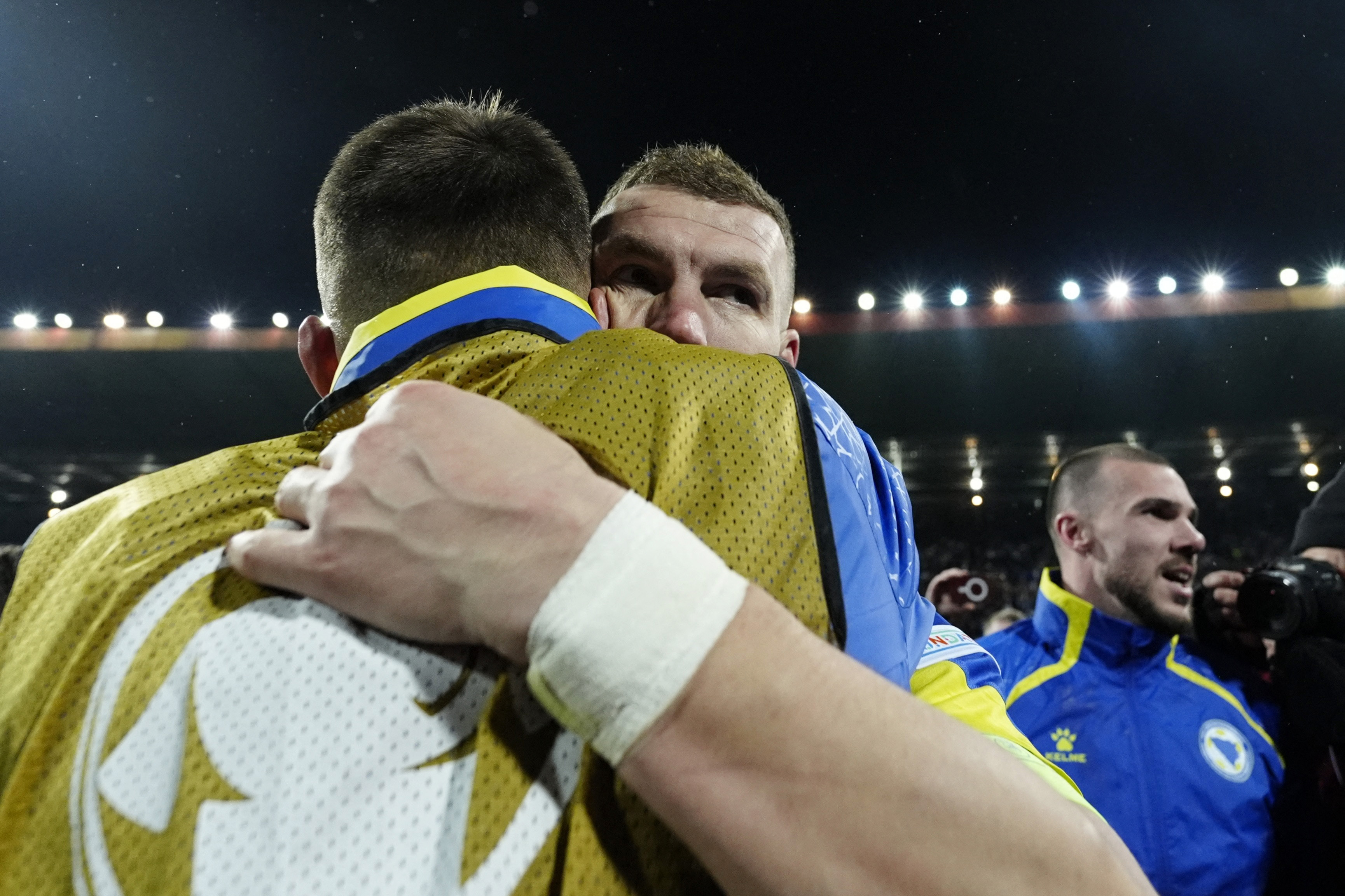 Soccer Football - FIFA World Cup - UEFA Qualifiers - Finals - Bosnia and Herzegovina v Italy - Bilino Polje Stadium, Zenica, Bosnia and Herzegovina - March 31, 2026 Bosnia and Herzegovina's Edin Dzeko celebrates qualifying for the FIFA World Cup REUTERS/M