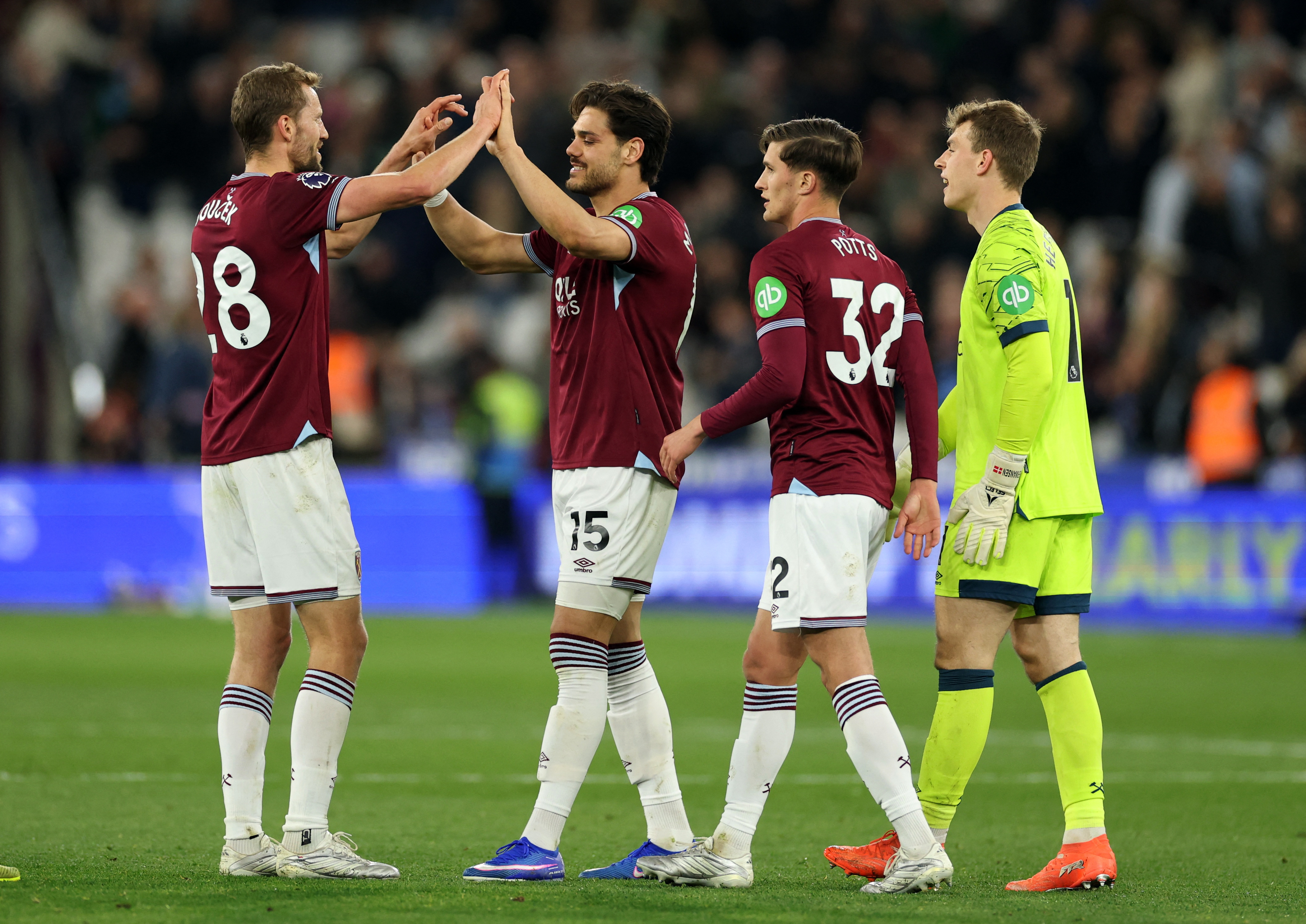 2026-04-10T205841Z_20840550_UP1EM4A1M9RFN_RTRMADP_3_SOCCER-ENGLAND-WHU-WOL