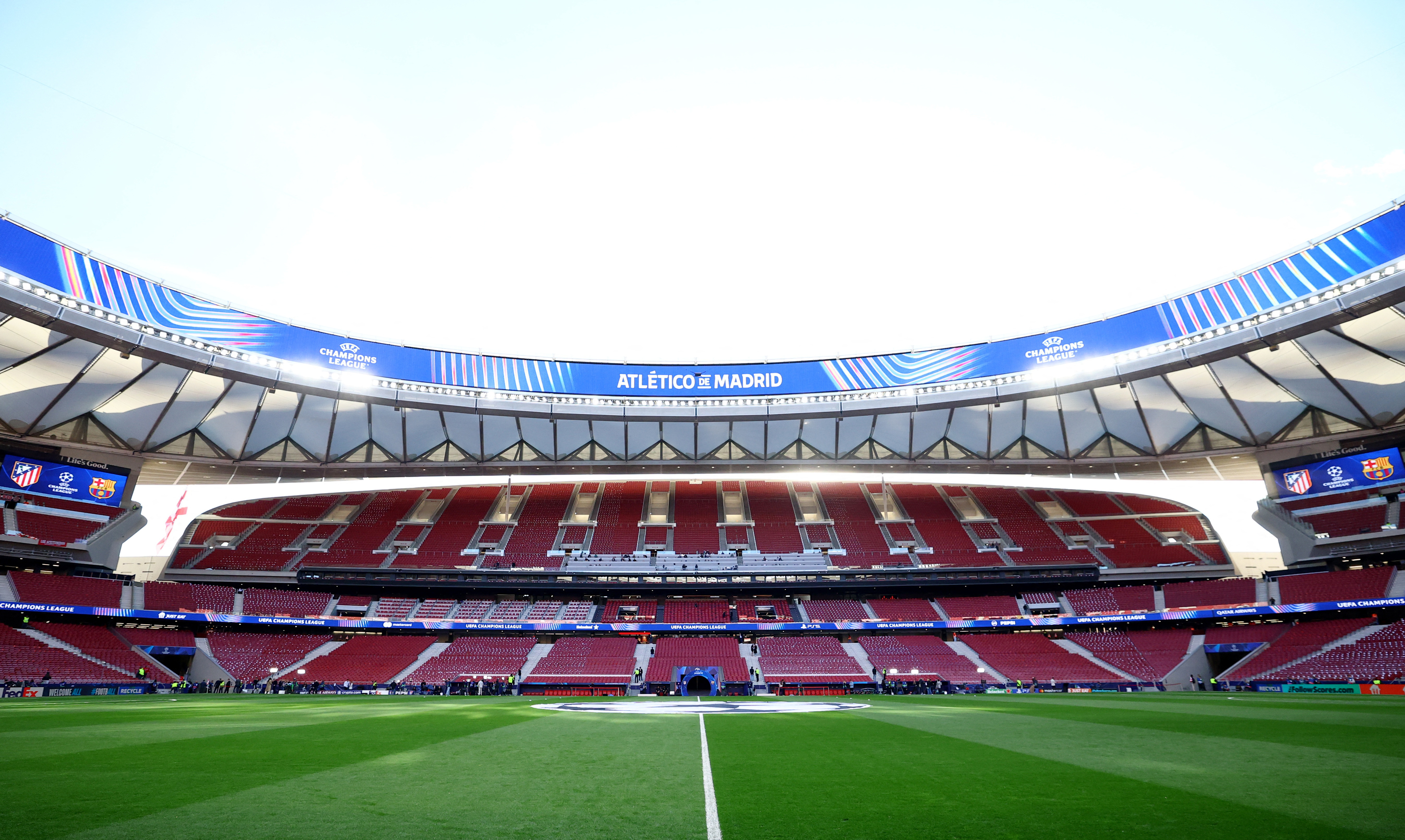 2026-04-14T173616Z_991380906_UP1EM4E1CWEQ0_RTRMADP_3_SOCCER-CHAMPIONS-ATM-BAR