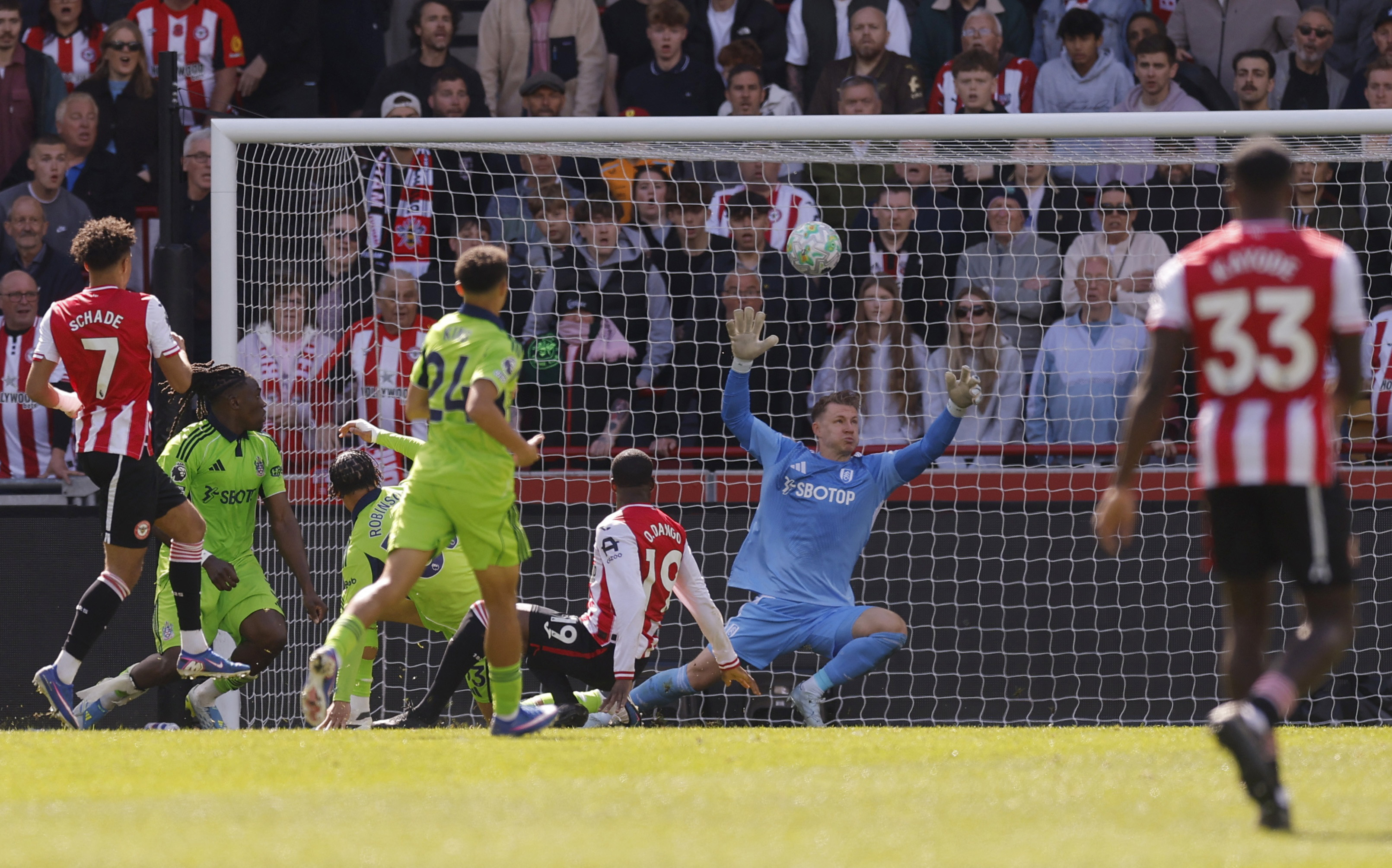 Soccer Football - Premier League - Brentford v Fulham - GTech Community Stadium, London, Britain - April 18, 2026 Fulham's Bernd Leno in action as Brentford's Dango Ouattara misses a chance to score Action Images via Reuters/Andrew Couldridge EDITORIAL US