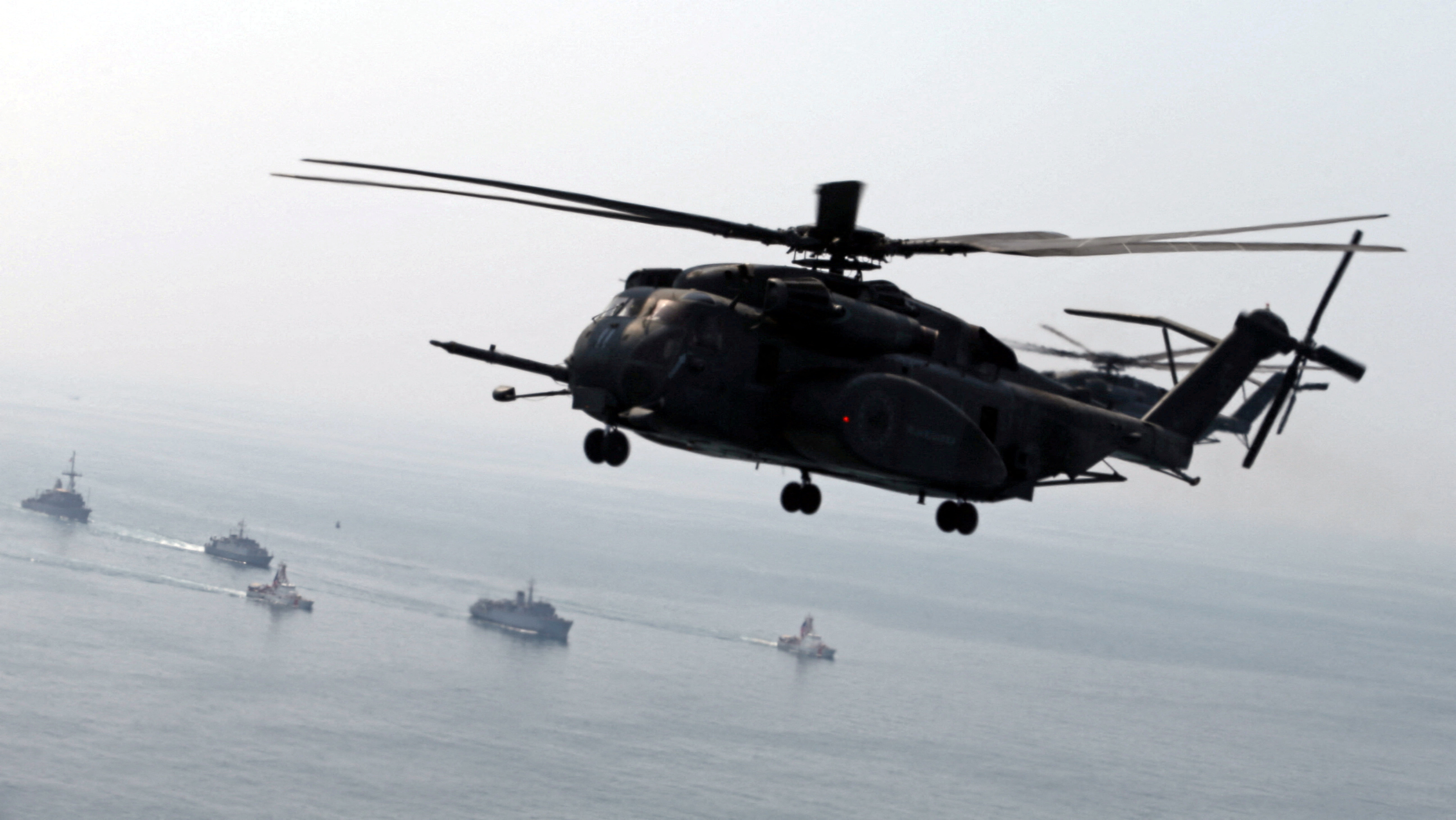 FILE PHOTO: A U.S. Navy MH-53E Sea Dragon helicopter