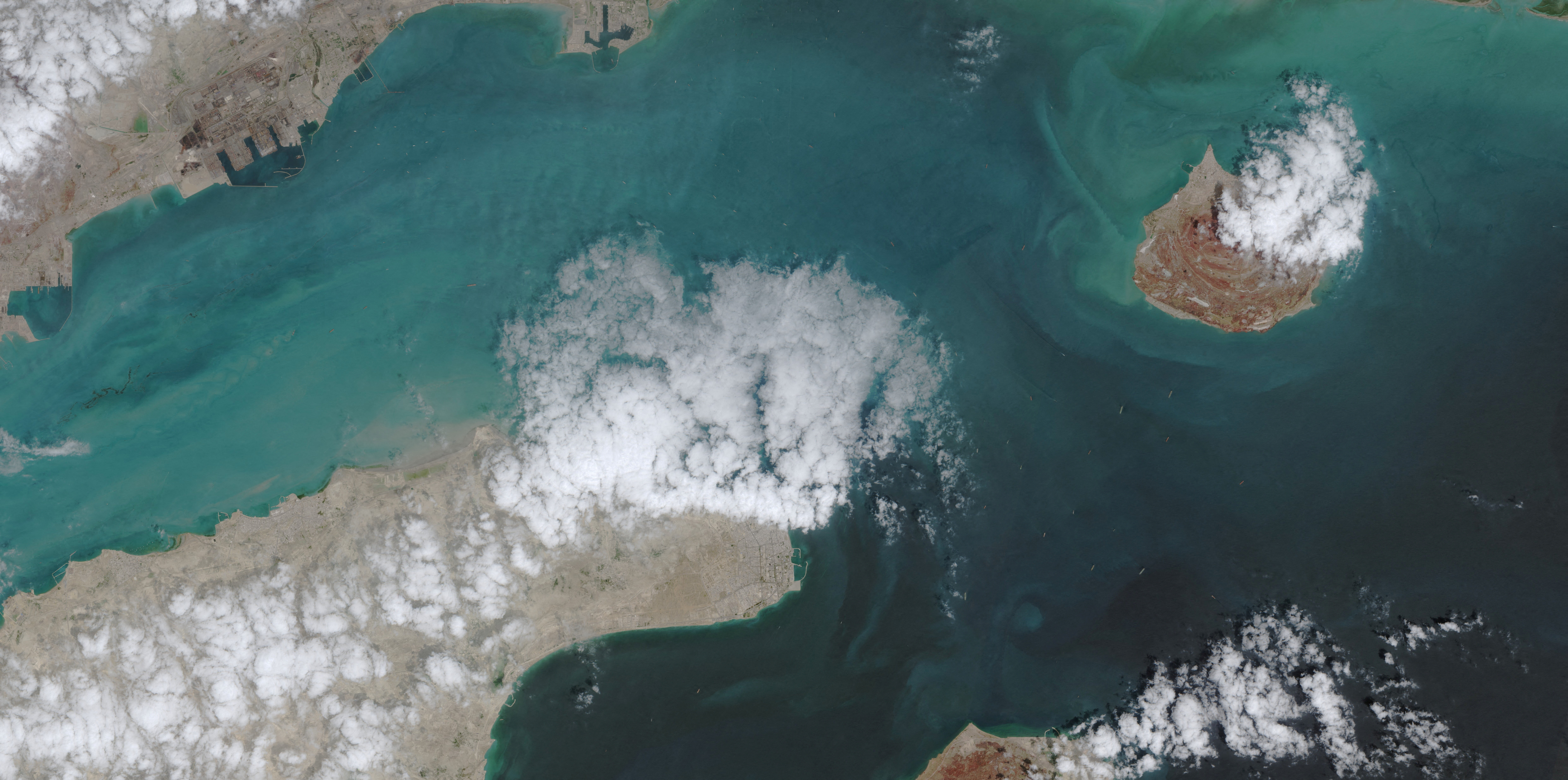 A satellite image shows the ship movement at the Strait of Hormuz on April 17, 2026, in Space. EUROPEAN UNION/COPERNICUS SENTINEL-2/Handout via REUTERS    THIS IMAGE HAS BEEN SUPPLIED BY A THIRD PARTY MANDATORY CREDIT.