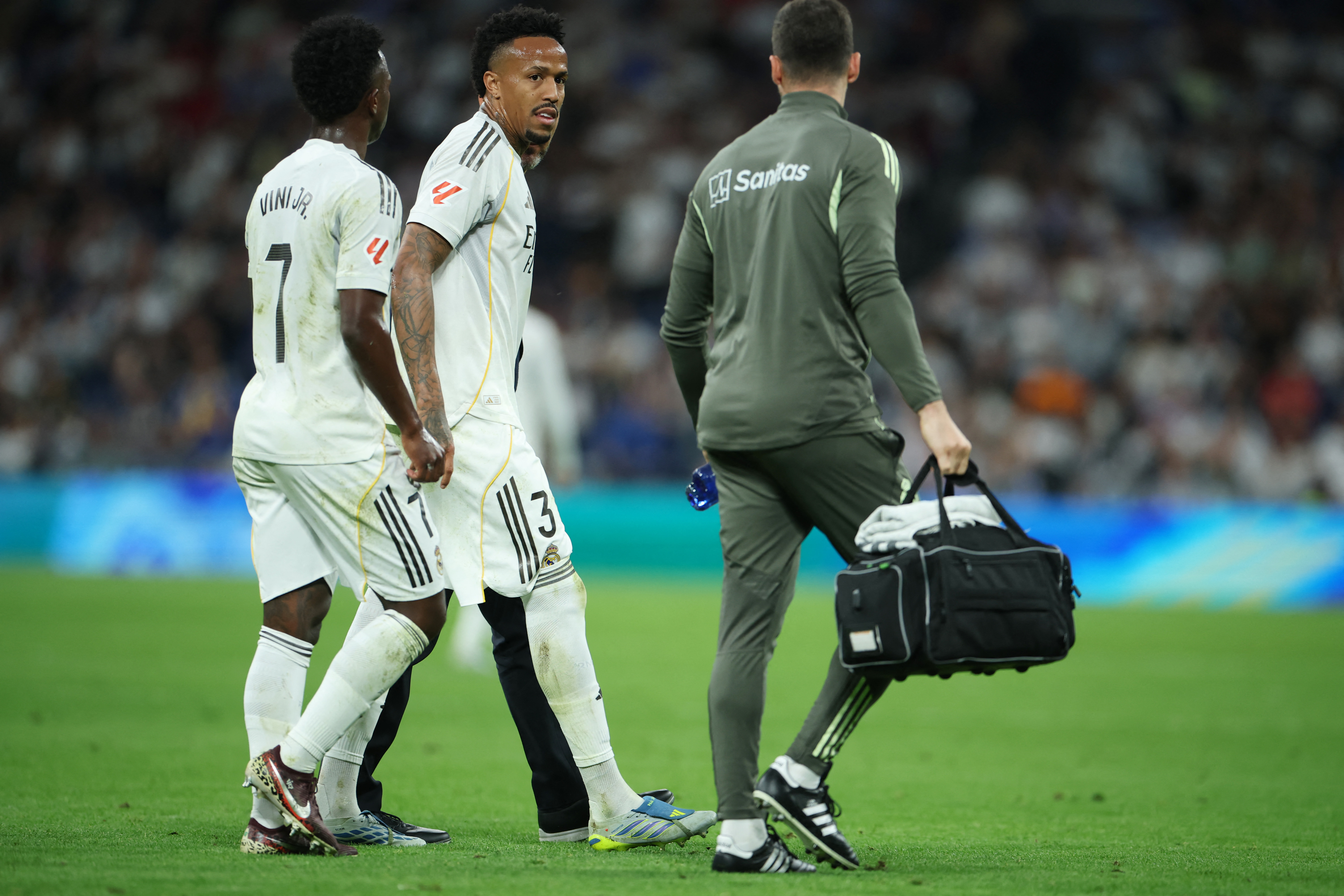 Soccer Football - LaLiga - Real Madrid v Deportivo Alaves - Santiago Bernabeu, Madrid, Spain - April 21, 2026 Real Madrid's Eder Militao walks off to be substituted after sustaining an injury REUTERS/Isabel Infantes