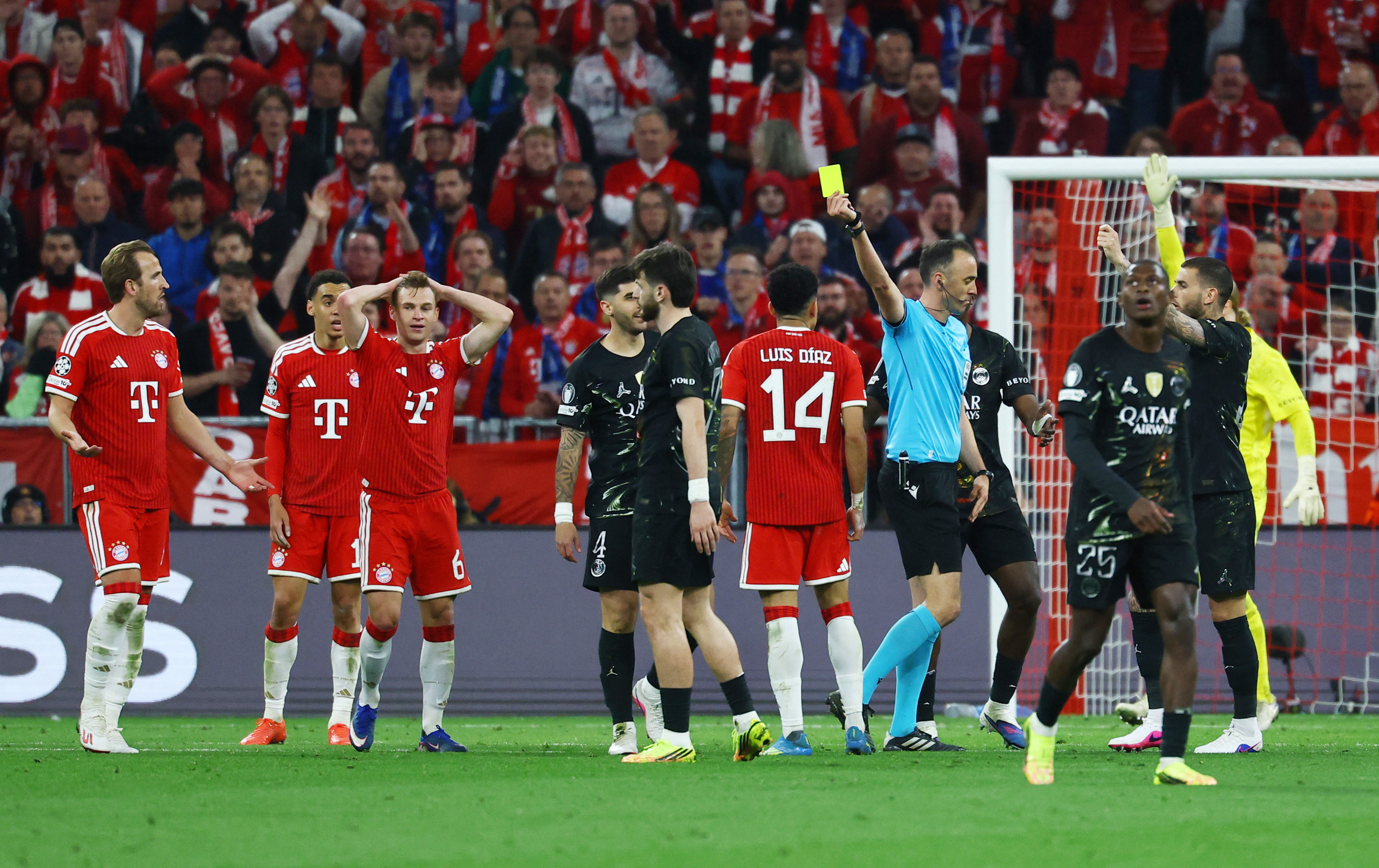 2026-05-06T204308Soccer Football - UEFA Champions League - Semi Final - Second Leg - Bayern Munich v Paris St Germain - Allianz Arena, Munich, Germany - May 6, 2026 Bayern Munich's Luis DiazZ_1561467628_UP1EM561LJUJ1_RTRMADP_3_SOCCER-CHAMPIONS-FCB-PSG.JPG