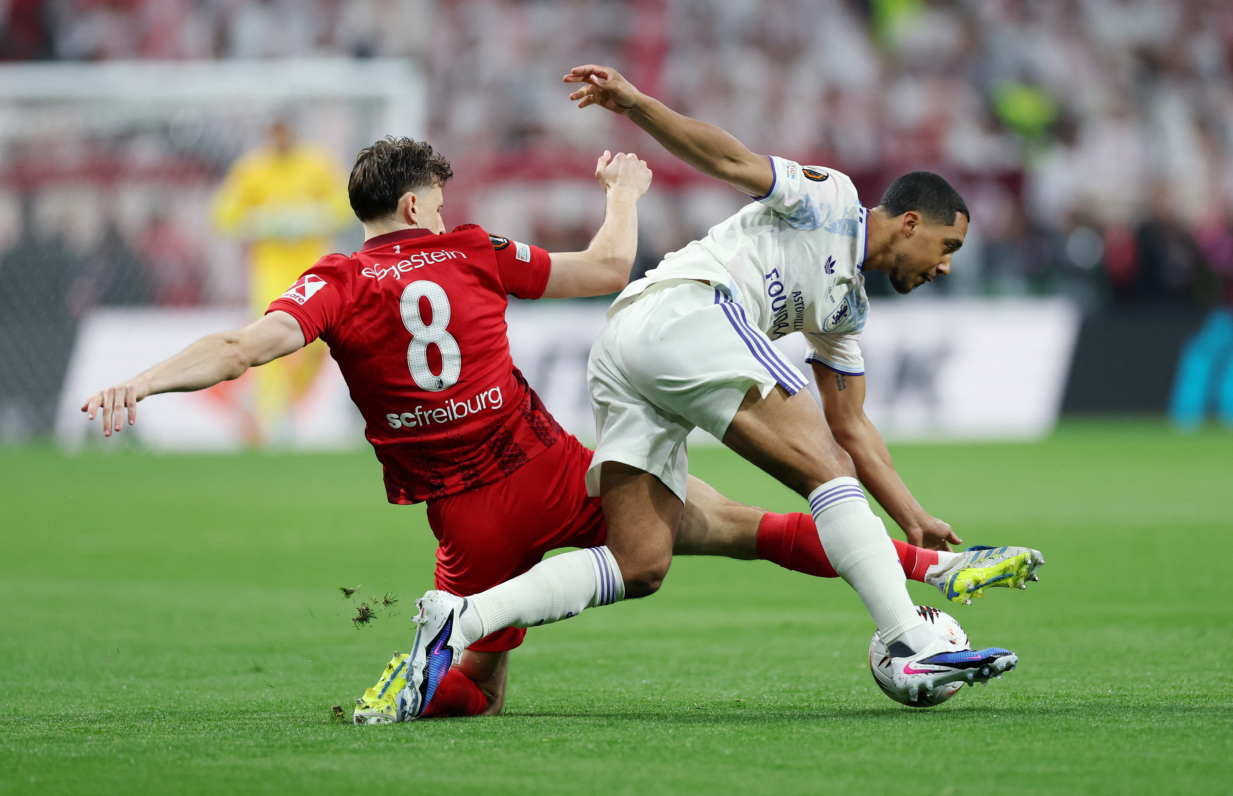 Soccer Football - UEFA Europa League - Final - SC Freiburg v Aston Villa - Besiktas Park, Istanbul, Turkey - May 20, 2026 SC Freiburg's Maximilian Eggestein in action with Aston Villa's Youri Tielemans REUTERS/Kemal Aslan
