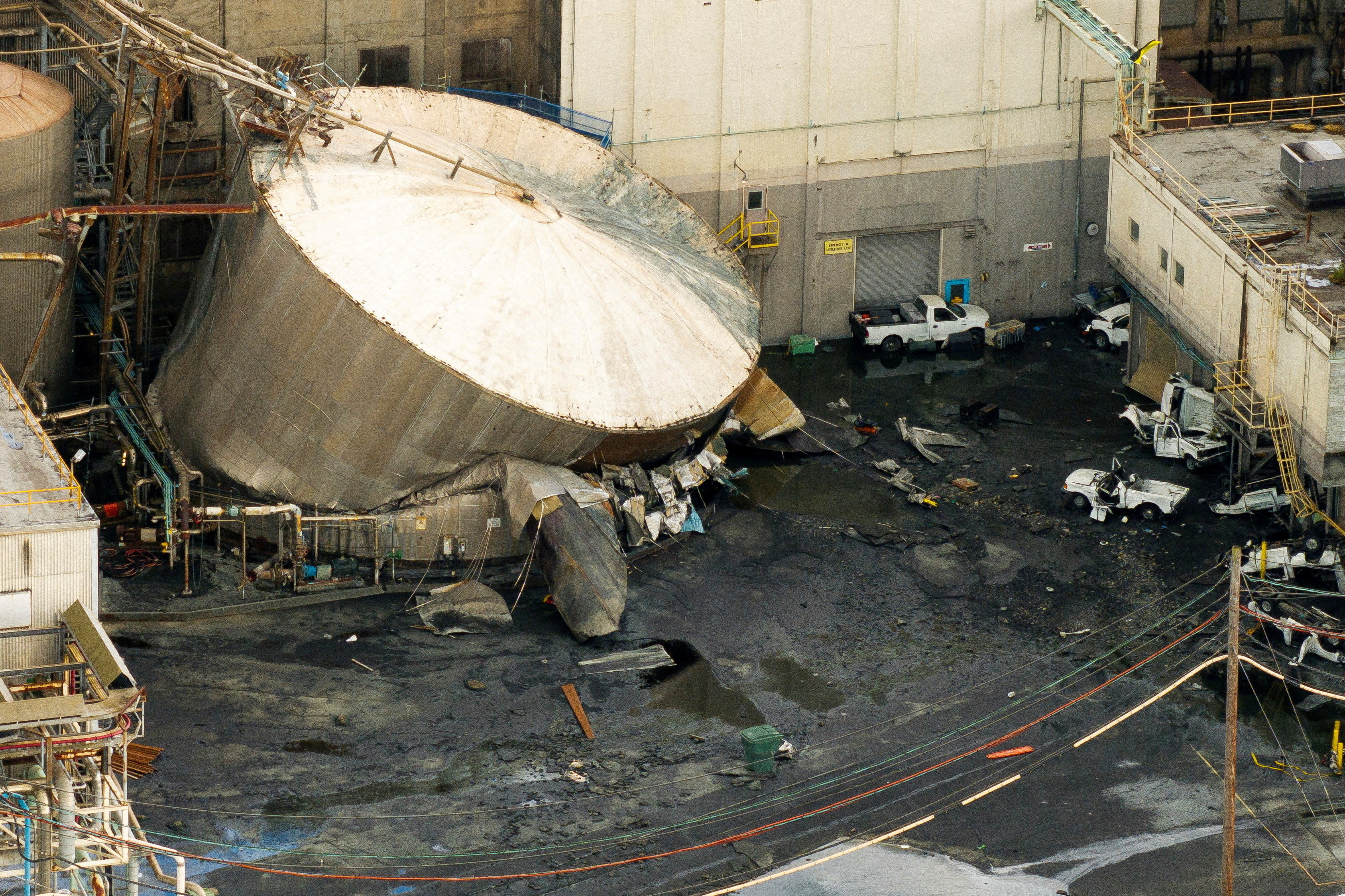 2026-05-31T044601Z_1831241047_RC28HLA1UESO_RTRMADP_3_USA-WASHINGTON-CHEMICAL-TANK