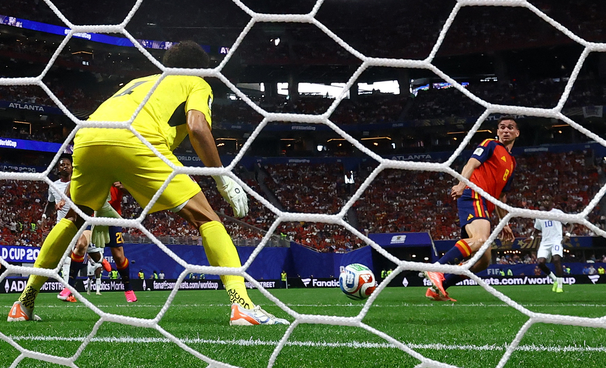 2026-06-15T172631Z_1104362397_UP1EM6F1CG56K_RTRMADP_3_SOCCER-WORLDCUP-ESP-CPV