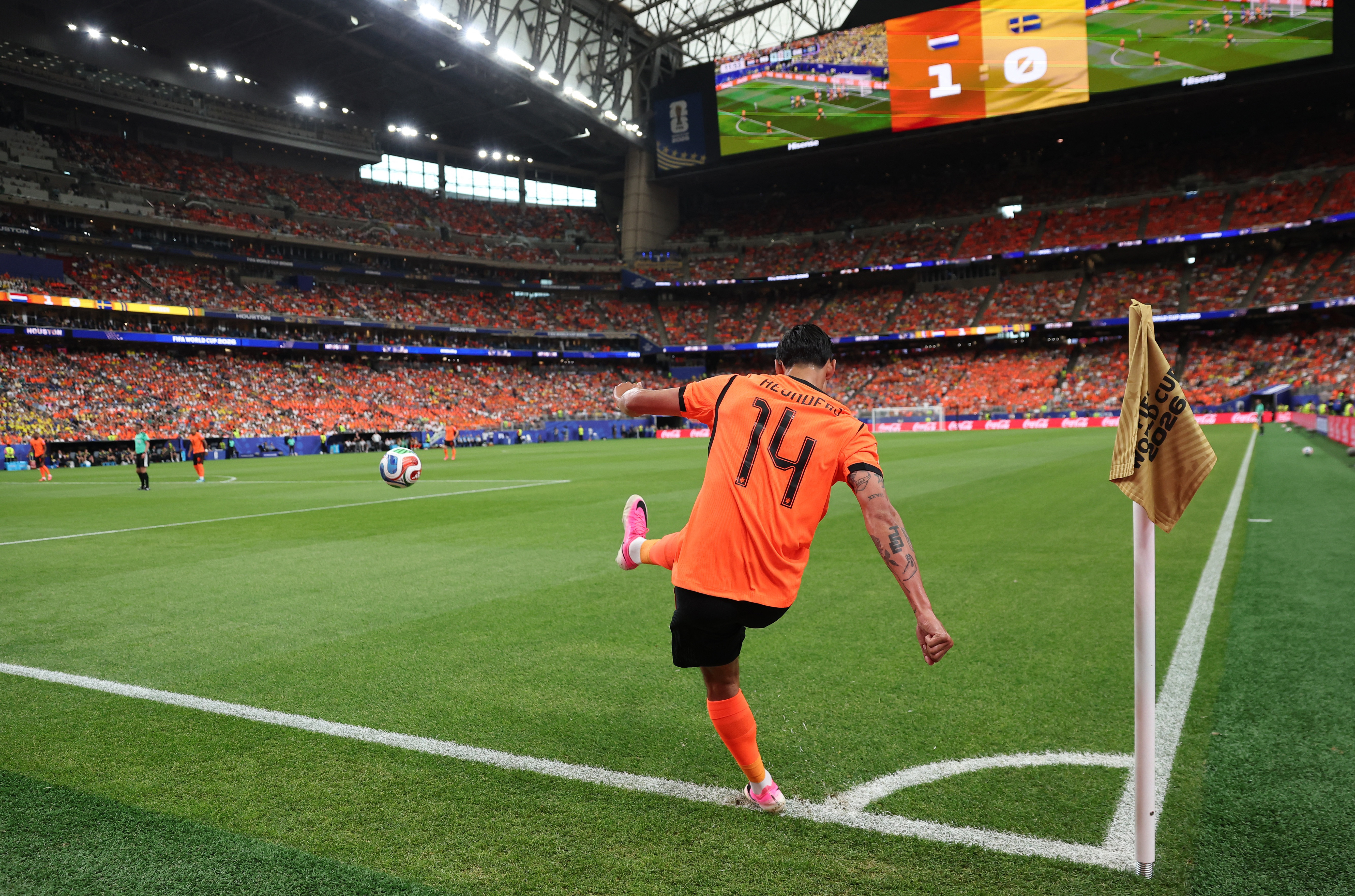 Soccer Football - FIFA World Cup 2026 - Group F - Netherlands v Sweden - Houston Stadium, Houston, Texas, U.S. - June 20, 2026 Netherlands' Tijjani Reijnders takes a corner kick IMAGN IMAGES via Reuters/Troy Taormina