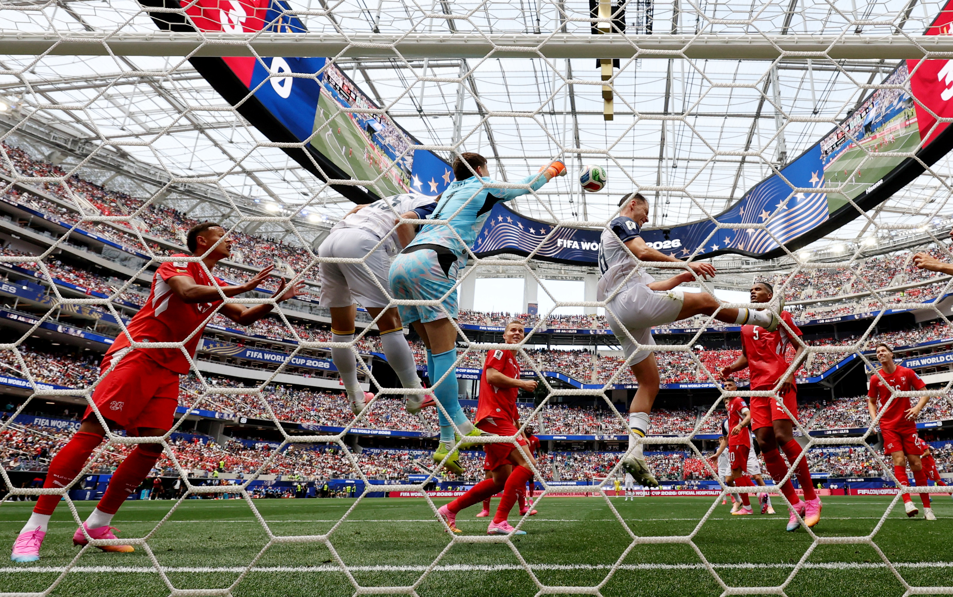 2026-06-18T211252Z_2054653162_UP1EM6I1MXFAI_RTRMADP_3_SOCCER-WORLDCUP-SWI-BIH