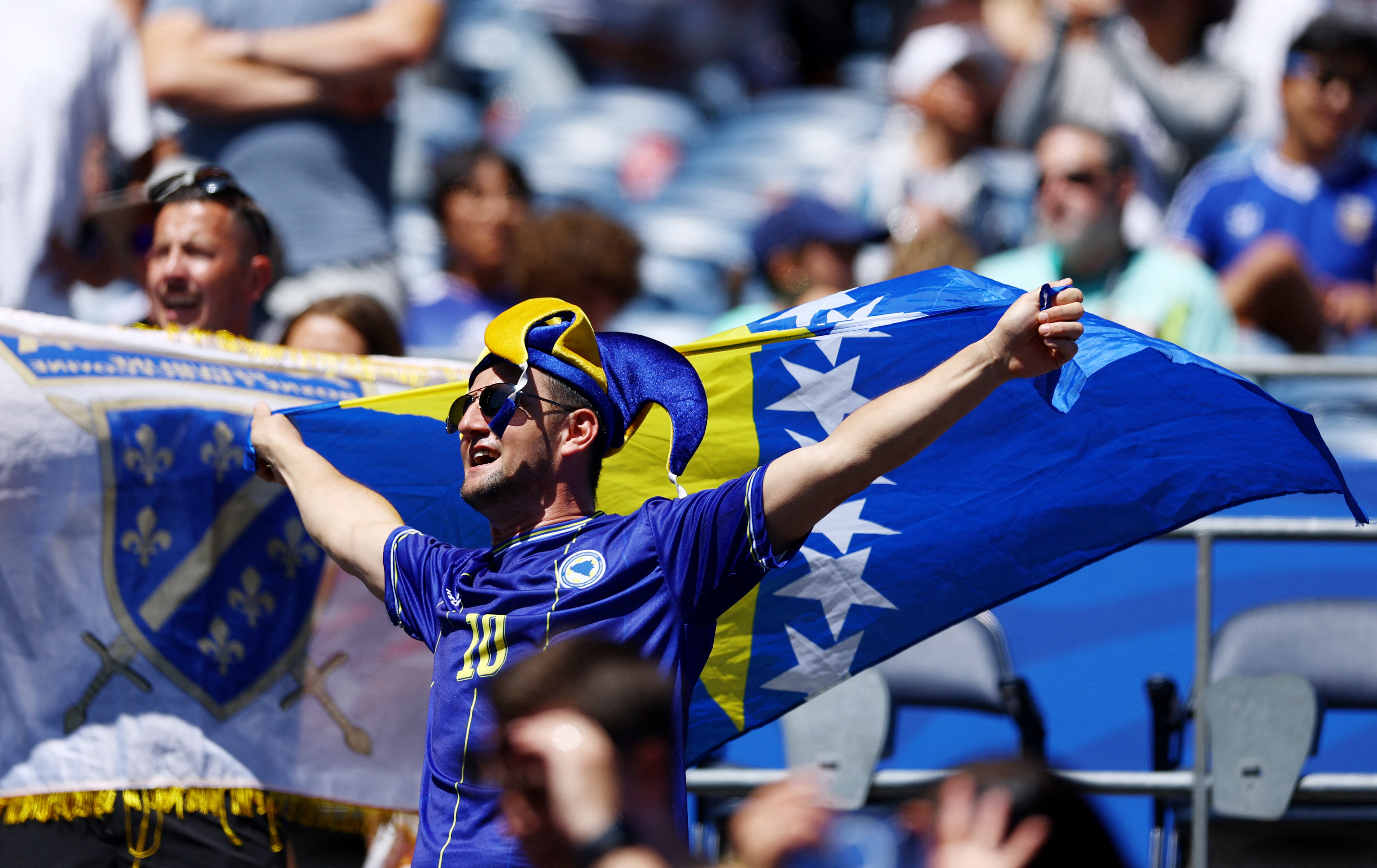 2026-06-24T182052Z_1157861817_UP1EM6O1EYQSV_RTRMADP_3_SOCCER-WORLDCUP-BIH-QAT