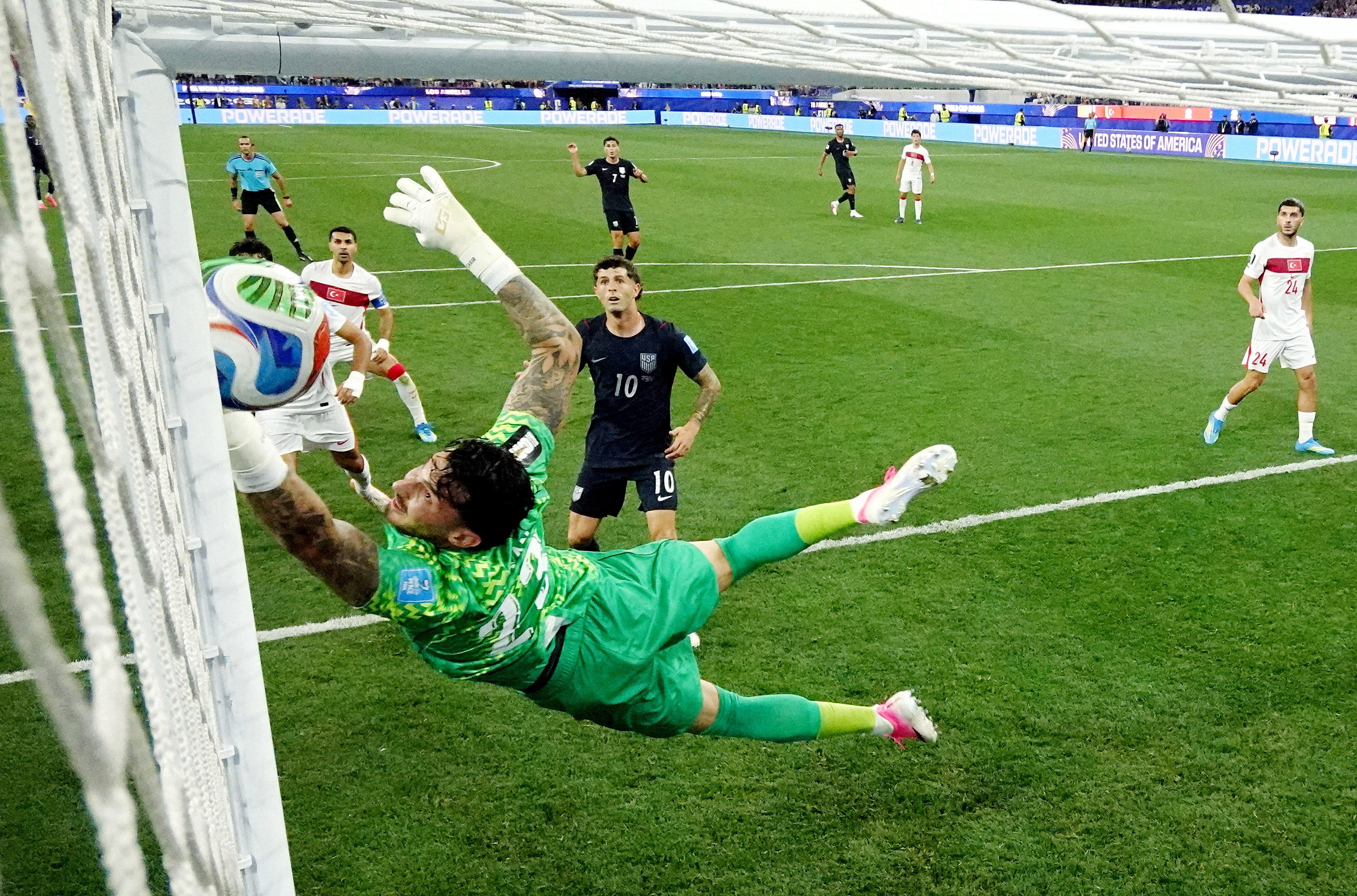 2026-06-26T042053Z_194150362_UP1EM6Q0BW62L_RTRMADP_3_SOCCER-WORLDCUP-TUR-USA