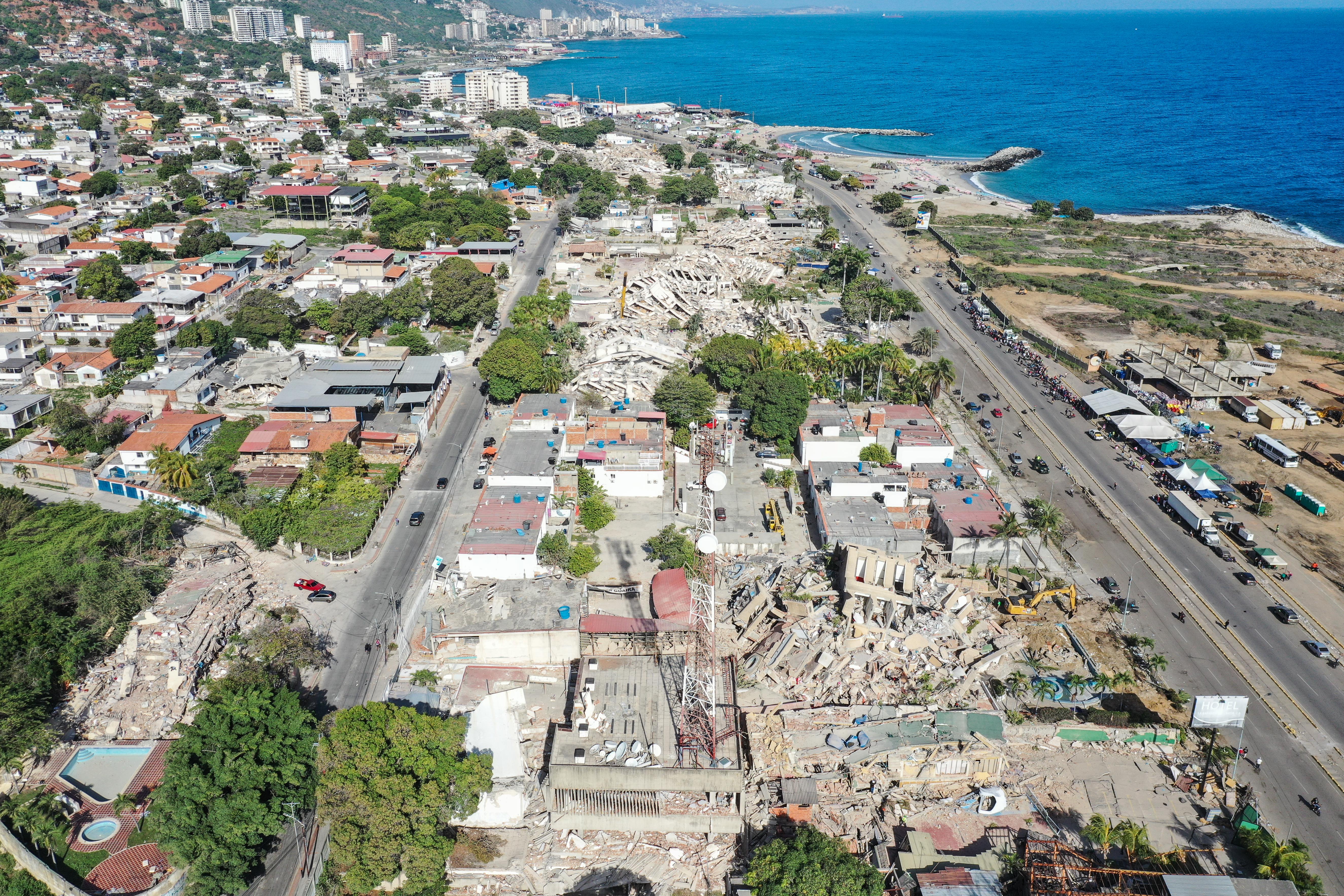 LA GUAIRA, VENECUELA - 29. JUNI: Pogled iz zraka na Caravelladi i Caribim dva najpopularnija primorska naselja za turiste u gradu La Guairi nakon zemljotresa koji su pogodili Venecuelu 25. juna. ( Hasret Cem Tekkeşinoğlu - Anadolu Agency )