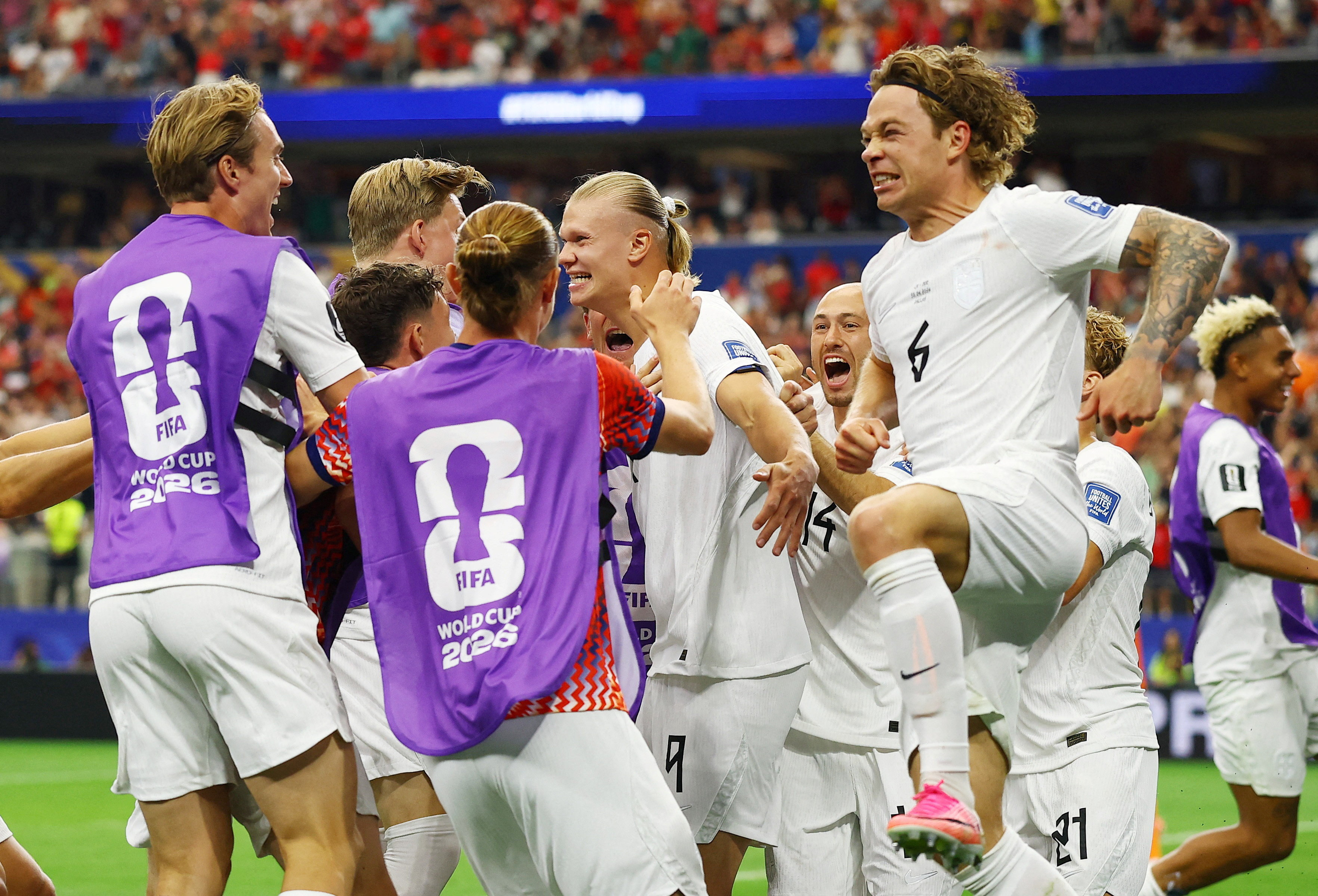Soccer Football - FIFA World Cup 2026 - Round of 32 - Ivory Coast v Norway - Dallas Stadium, Arlington, Texas, U.S. - June 30, 2026 Norway's Erling Haaland celebrates scoring their second goal with teammates REUTERS/Hannah Mckay     TPX IMAGES OF THE DAY