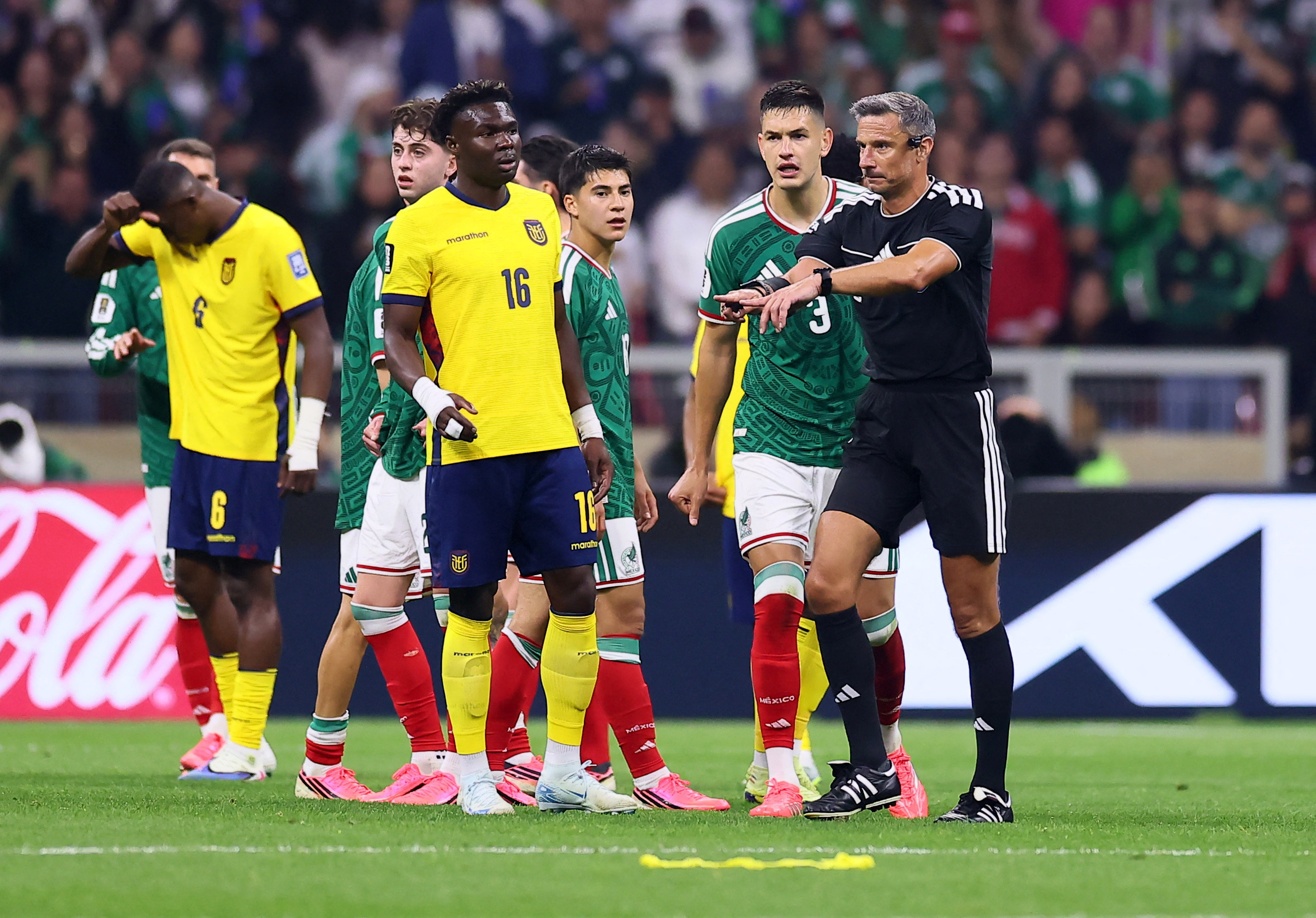 2026-07-01T040301Z_146010043_UP1EM710B90Y2_RTRMADP_3_SOCCER-WORLDCUP-MEX-ECU