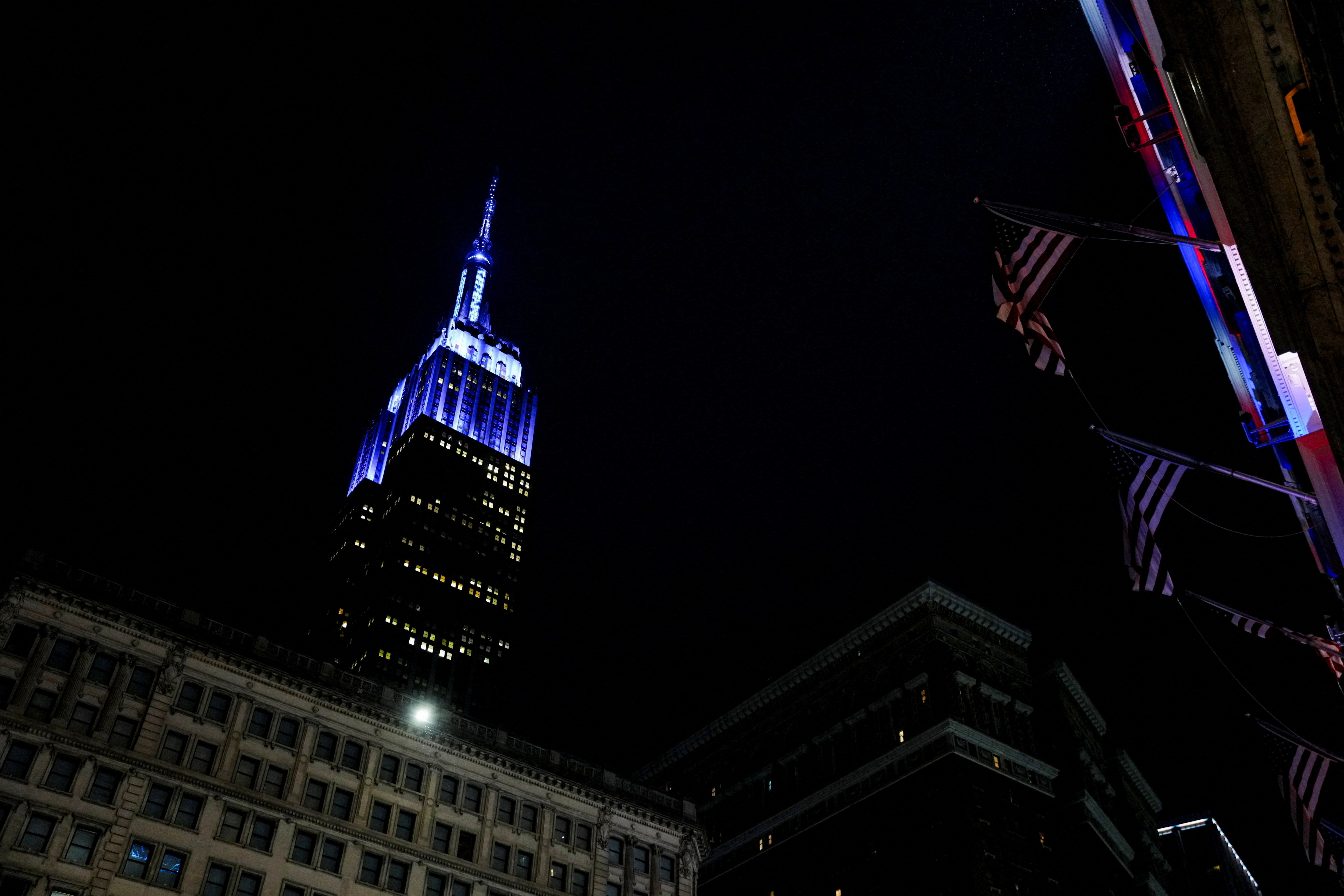 Empire State Building osvijetljen plavom bojom u čast vjenčanja Taylor Swift i Travica Kelcea