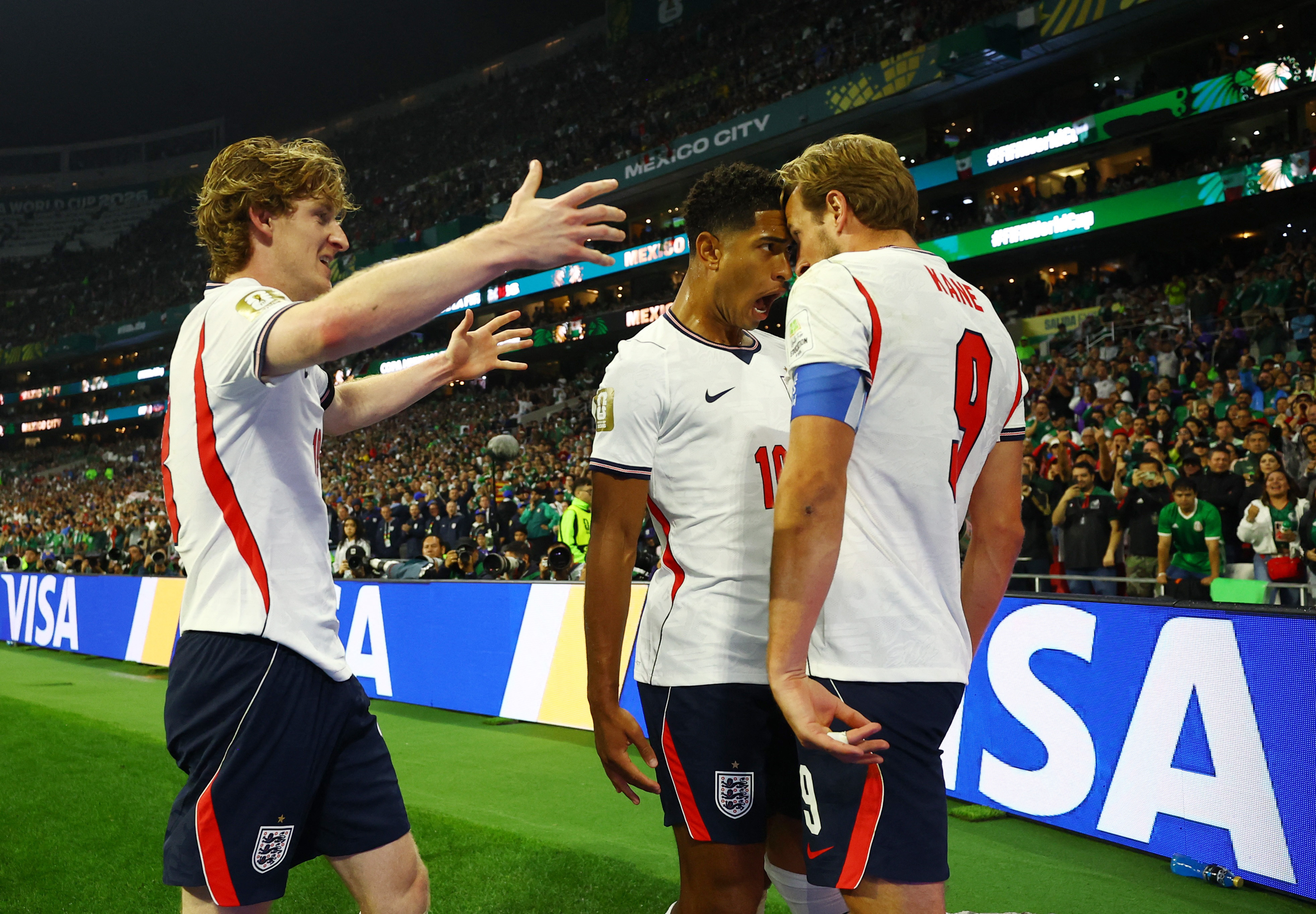 2026-07-Soccer Football - FIFA World Cup 2026 - Round of 16 - Mexico v England - Estadio Azteca, Mexico City, Mexico - July 5, 2026 England's Harry Kane celebrates scoring their third goal with teammates REUTERS/Daniel Becerril-WORLDCUP-MEX-ENG