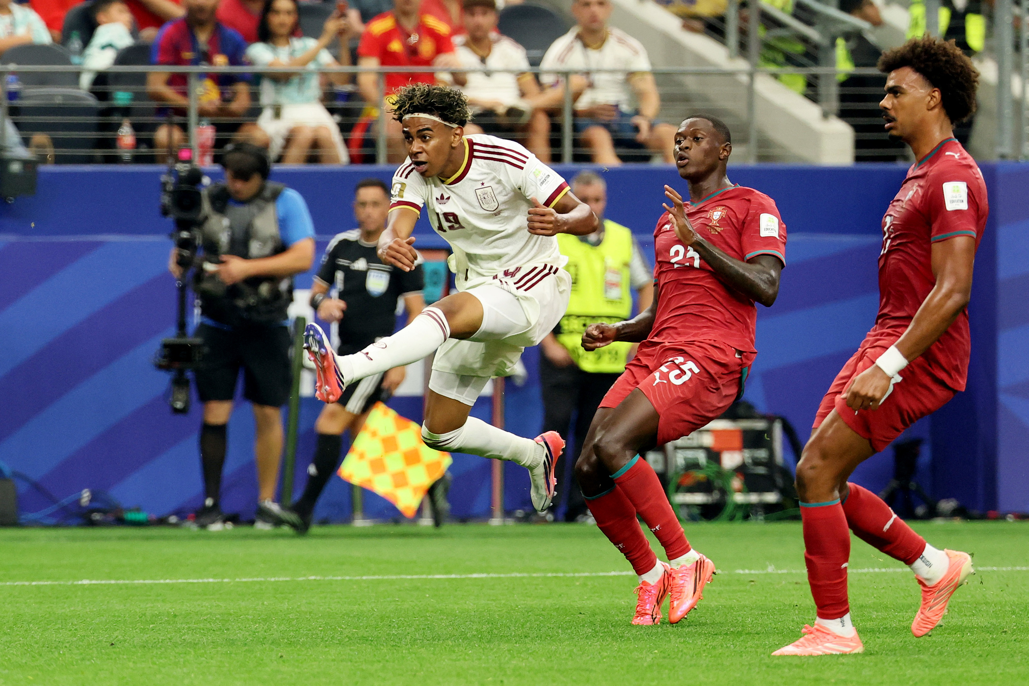2026-07-06T195025Z_153795138_UP1EM761J40E5_RTRMADP_3_SOCCER-WORLDCUP-POR-ESP