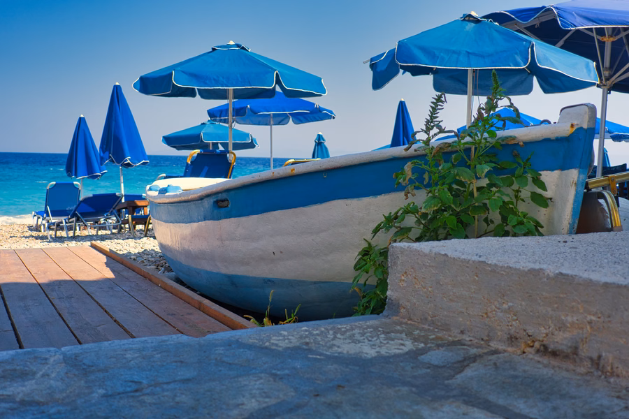 1782052641_ninixblickt-greece-447.format-avif.width-900